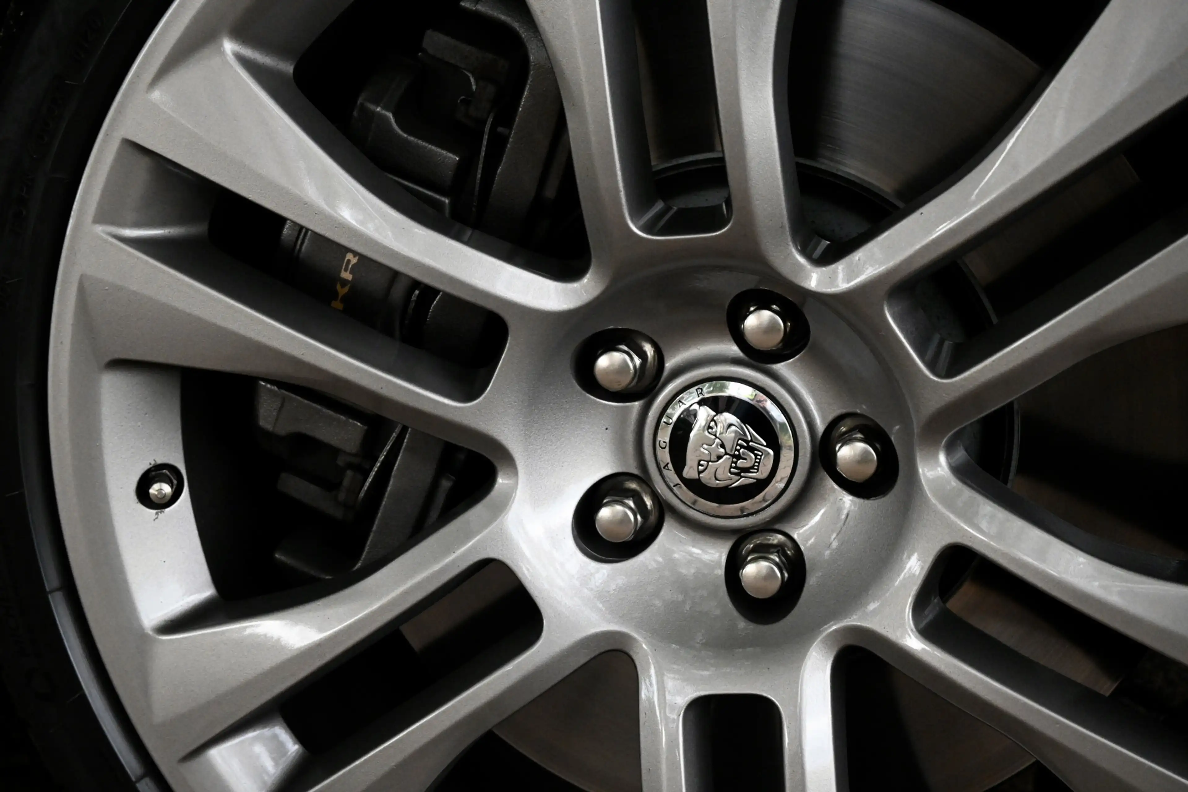Jaguar XKR 5.0 V8 XKR-S Convertible — photo 16