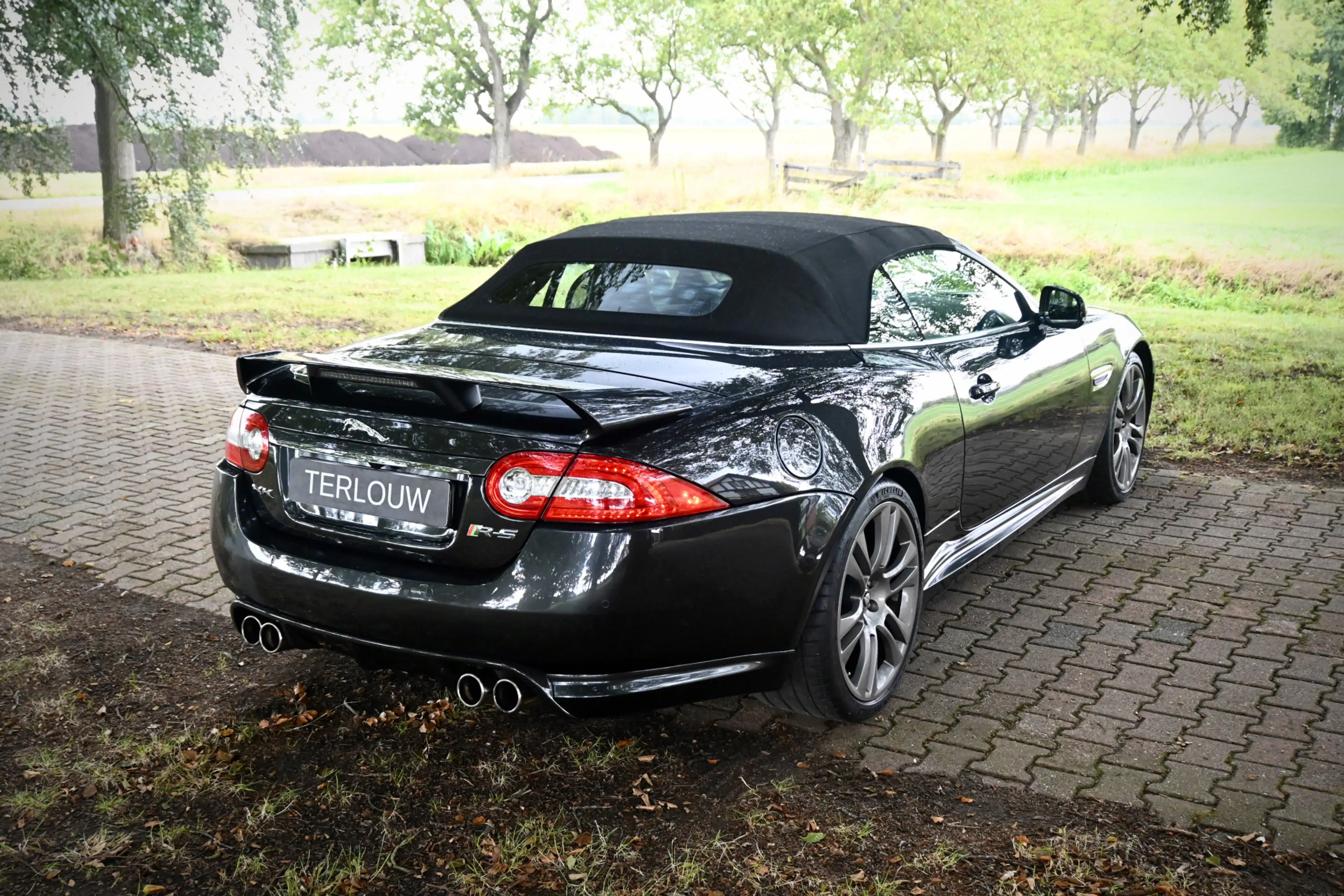 Jaguar XKR 5.0 V8 XKR-S Convertible — photo 11