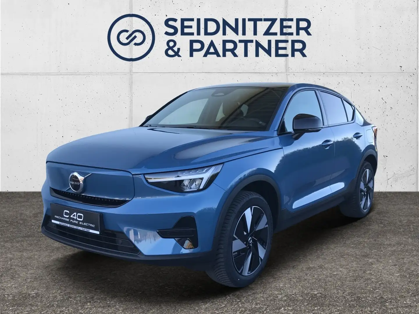 Volvo C40 Extended Range Plus Pure Electric Blau - 1