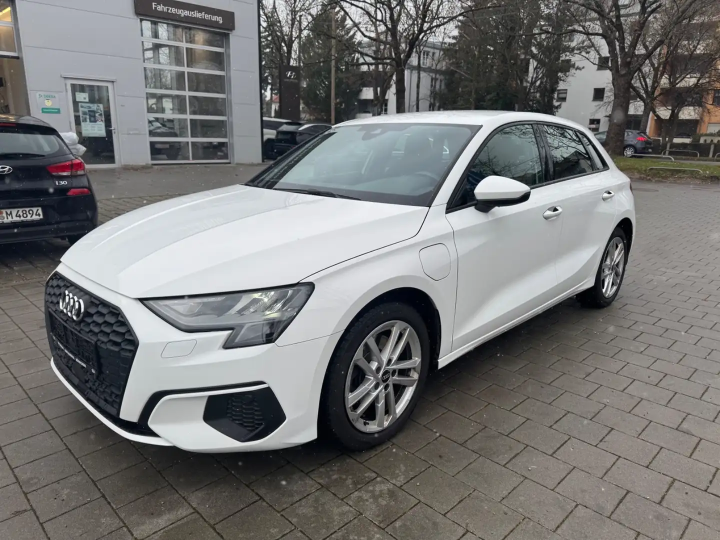 Audi A3 Sportback 40 1.4 TFSI e WKR 2xKlima AUT LED Blanc - 1