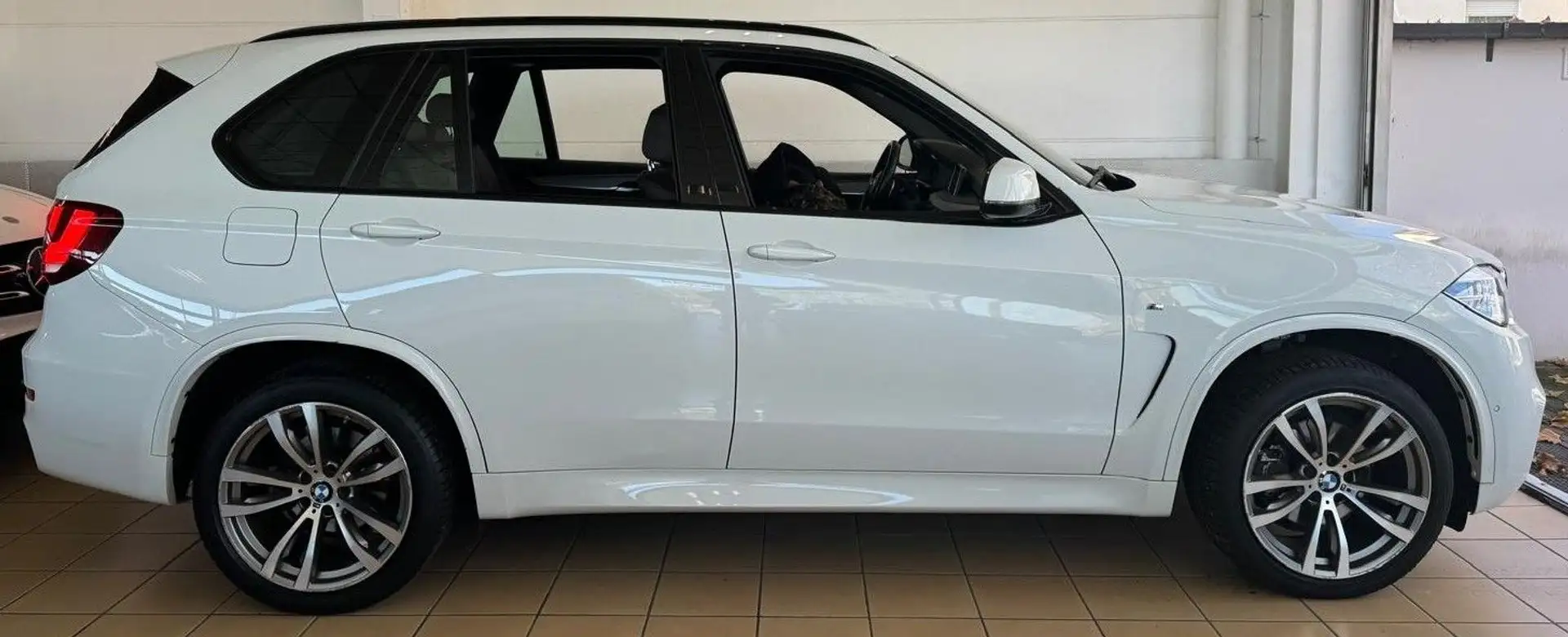 BMW X5 30 d M-Paket Digital ACC HuD Key-Go Soft-Close Blanc - 2