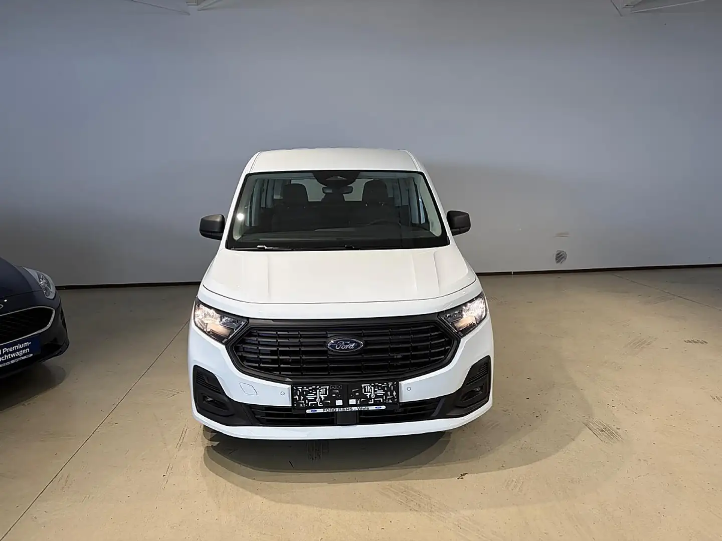 Ford Grand Tourneo Connect 2,0 EcoBlue L2 Trend Weiß - 2