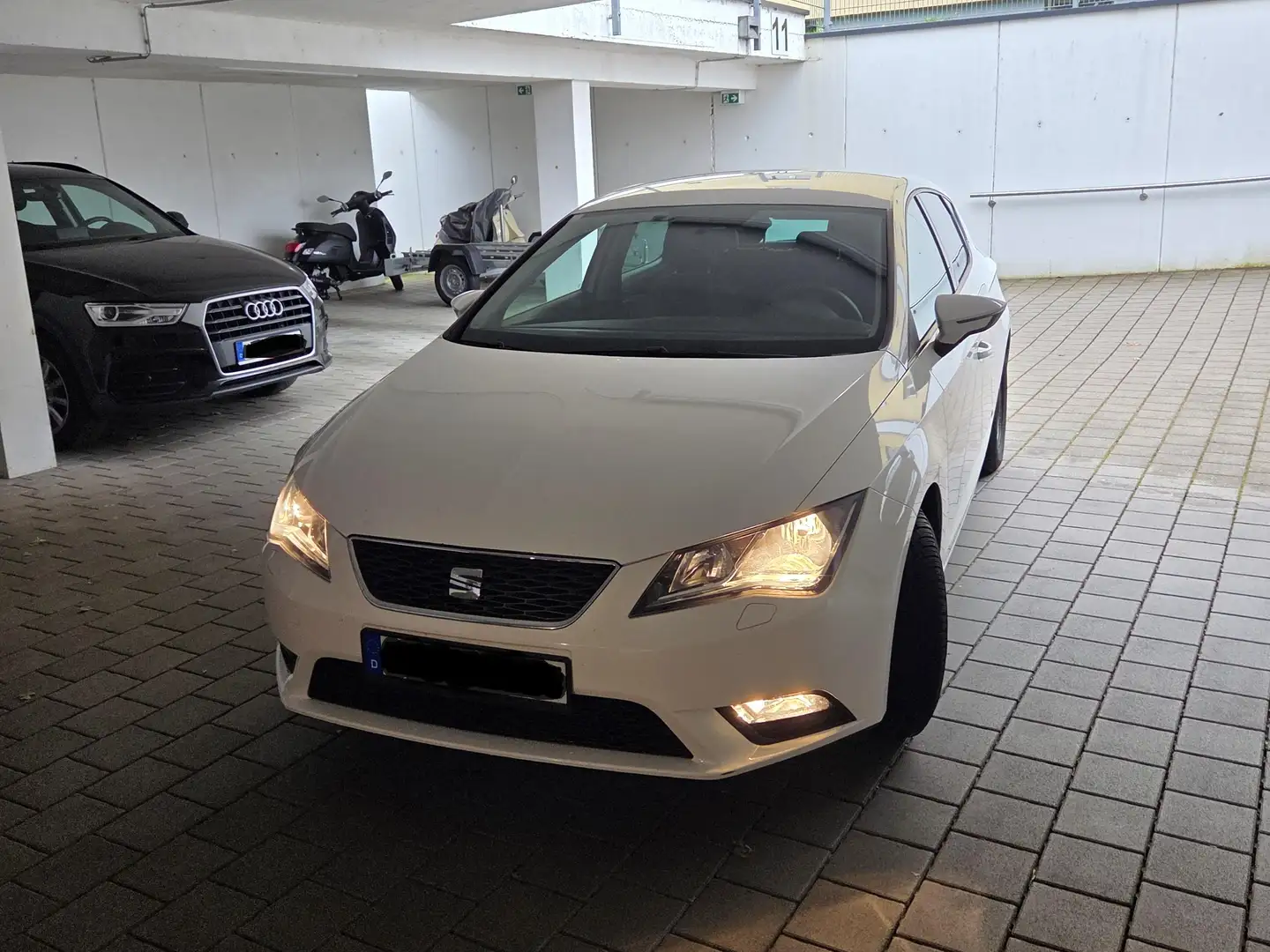 SEAT Leon Leon Executive 1,6 TDI Executive Weiß - 1
