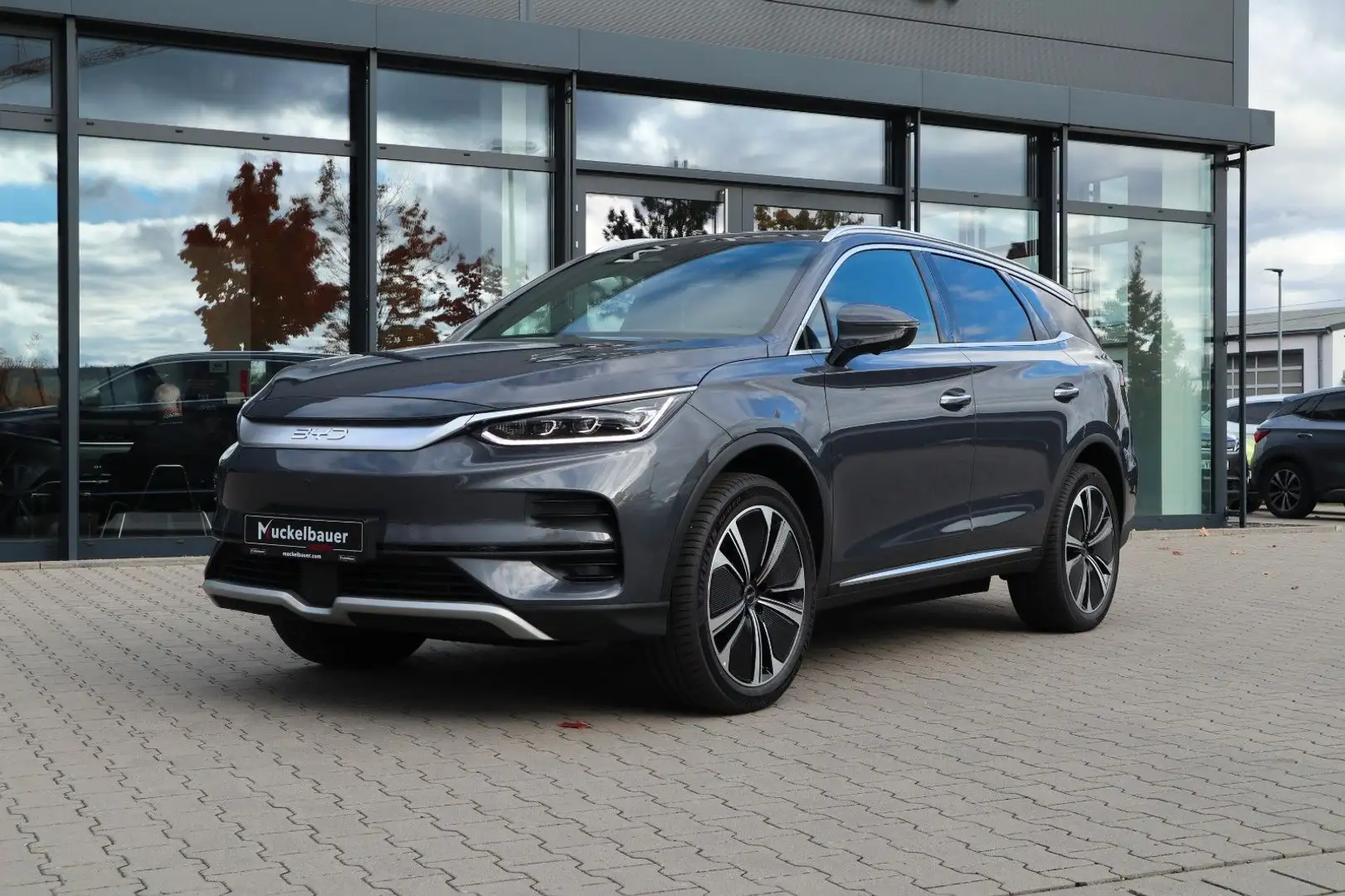 BYD Tang 108.8kWh *Pano*Massage*Sitzlüftung*7-Sitzer Серый - 2