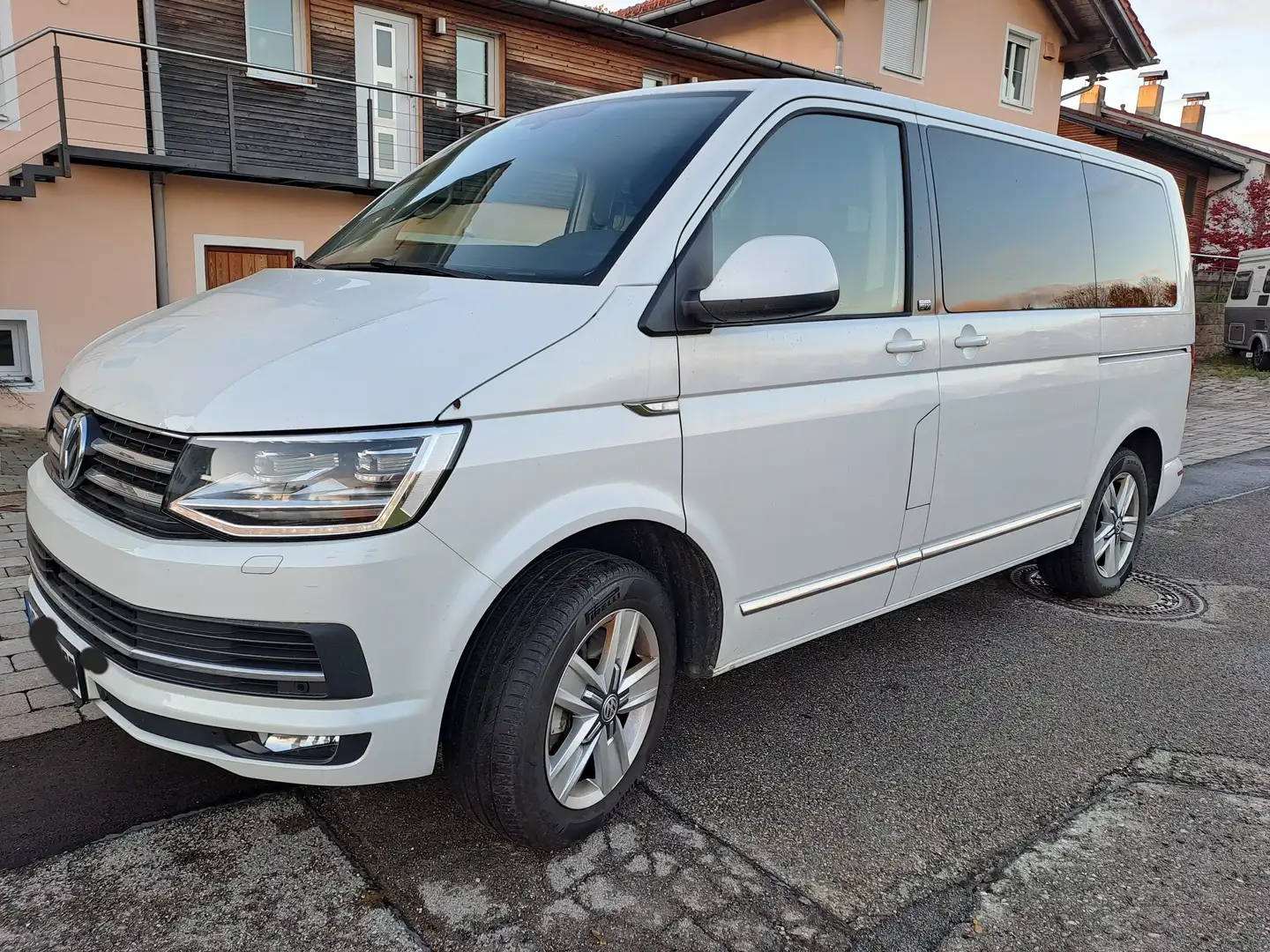 Volkswagen T6 Multivan Multivan DSG Kurz Highline Weiß - 2