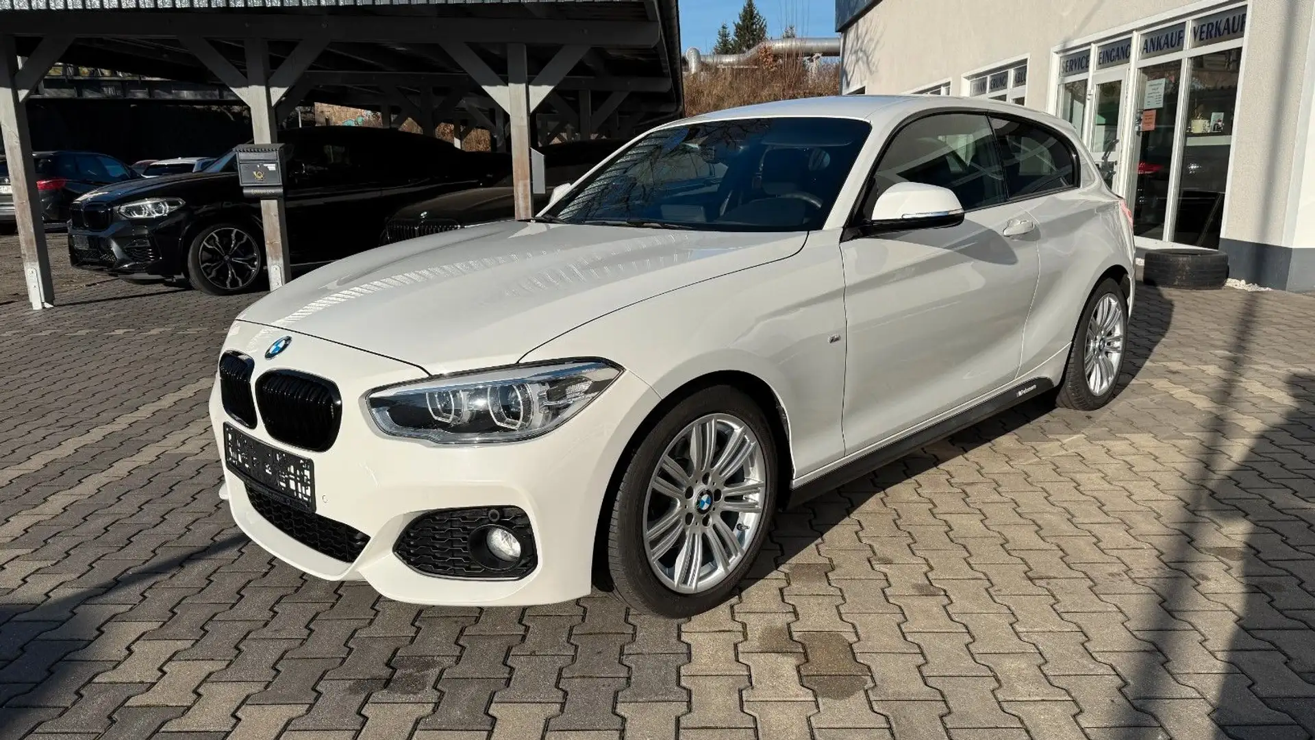 BMW 120 i M Sport Autom LED Navi Prof Weiß - 2