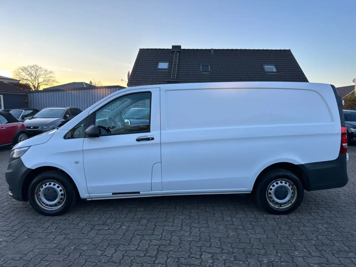 Mercedes-Benz Vito Kasten 114 CDI lang | 1.Hand | Kamera | AHK Weiß - 2
