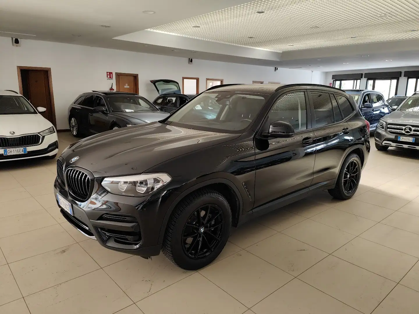 BMW X3 xDrive20i 184cv Auto Navi Fari LED Sedili Sportivi Zwart - 1