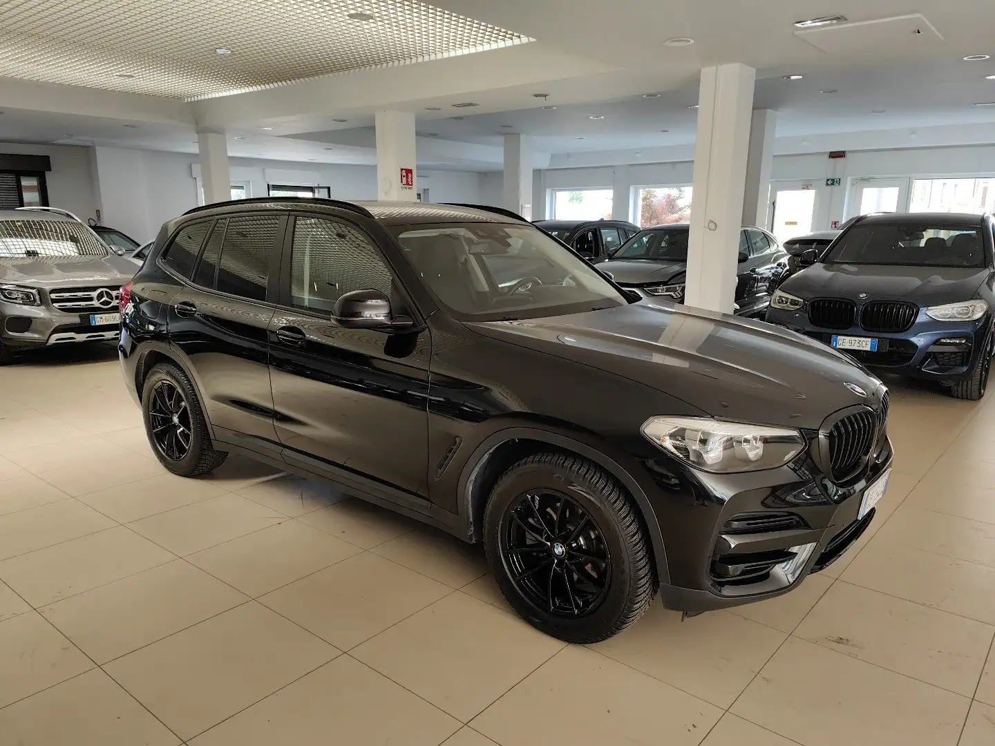 BMW X3 xDrive20i 184cv Auto Navi Fari LED Sedili Sportivi Zwart - 2