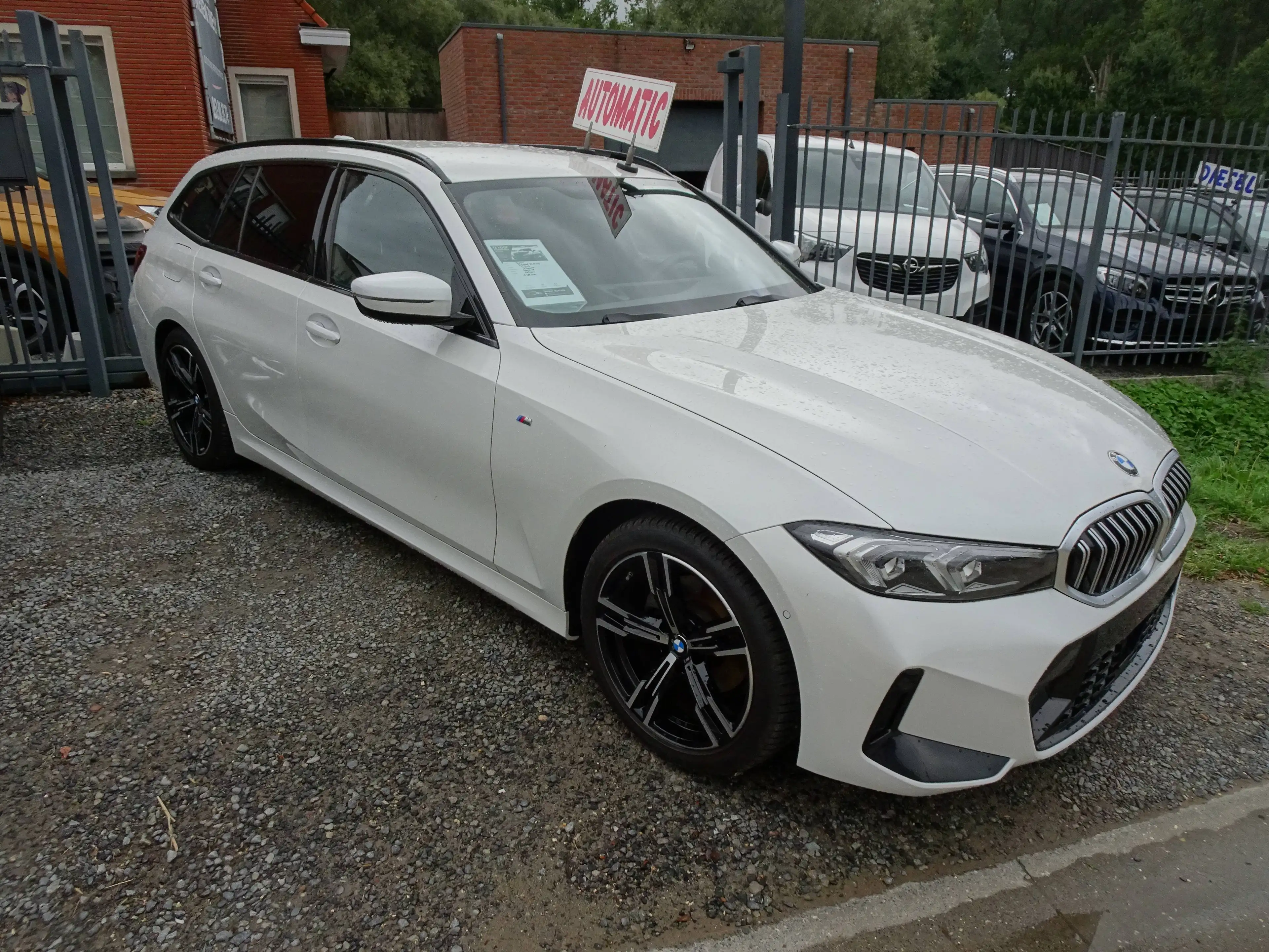 BMW 320 Touring 320iAS — photo 3