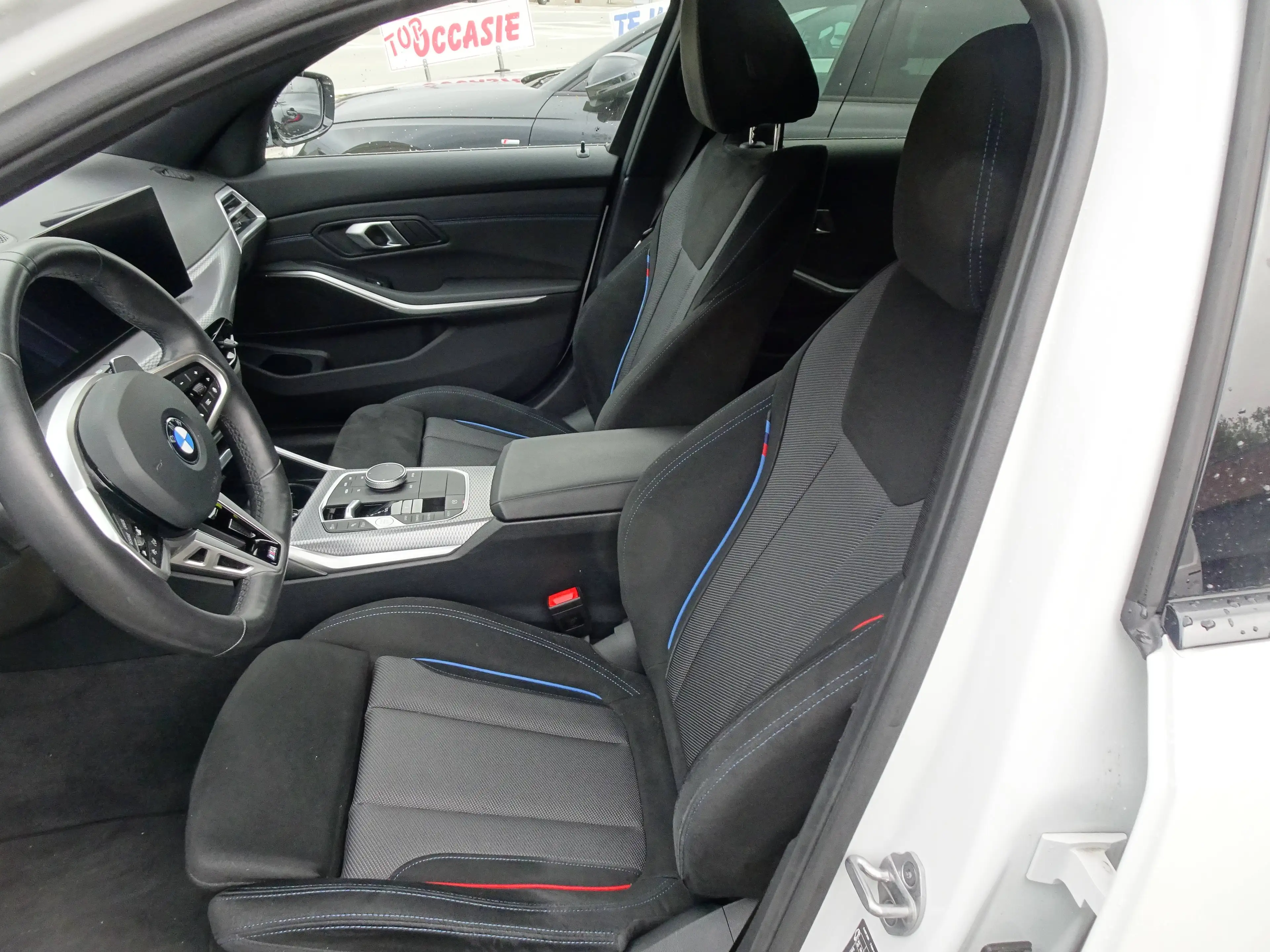 BMW 320 Touring 320iAS — photo 10