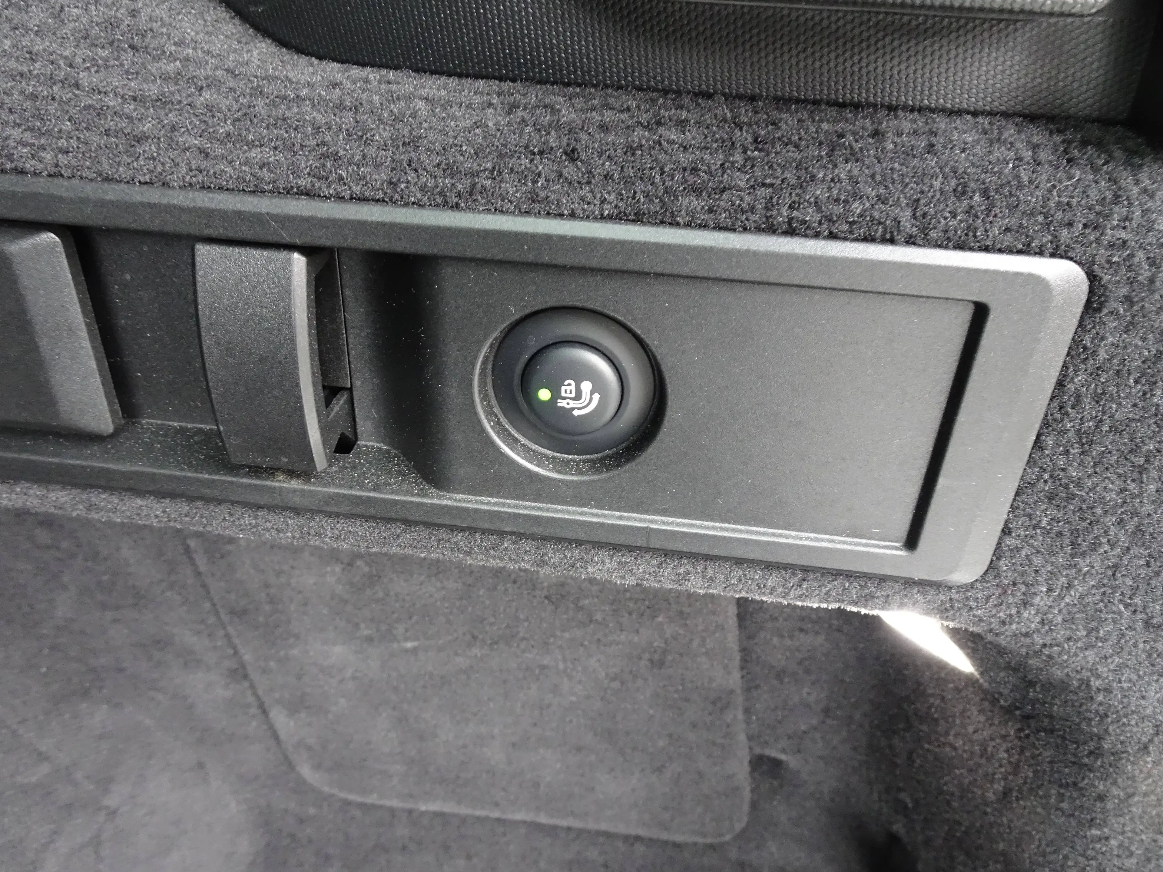 BMW 320 Touring 320iAS — photo 13