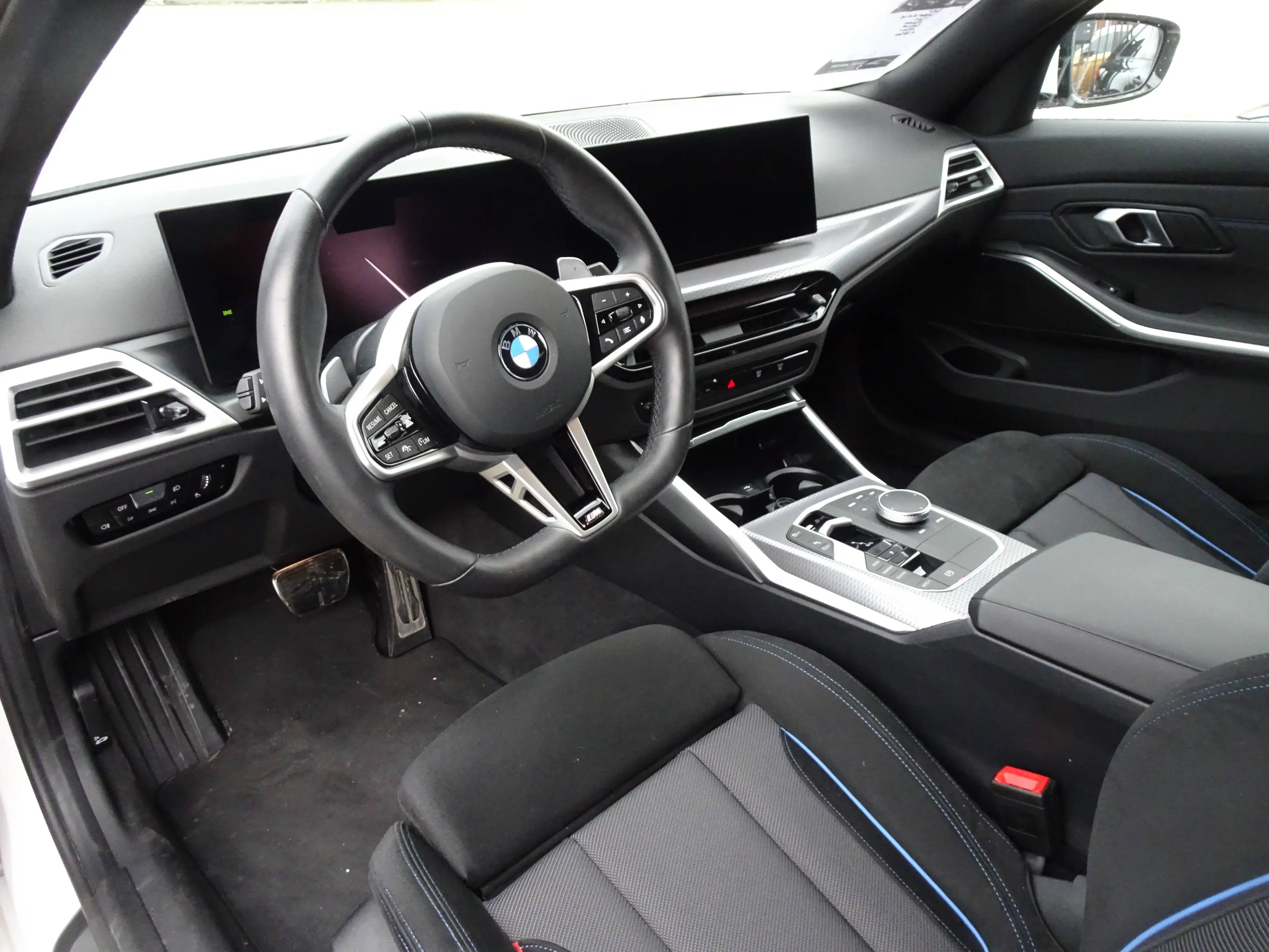 BMW 320 Touring 320iAS — photo 9