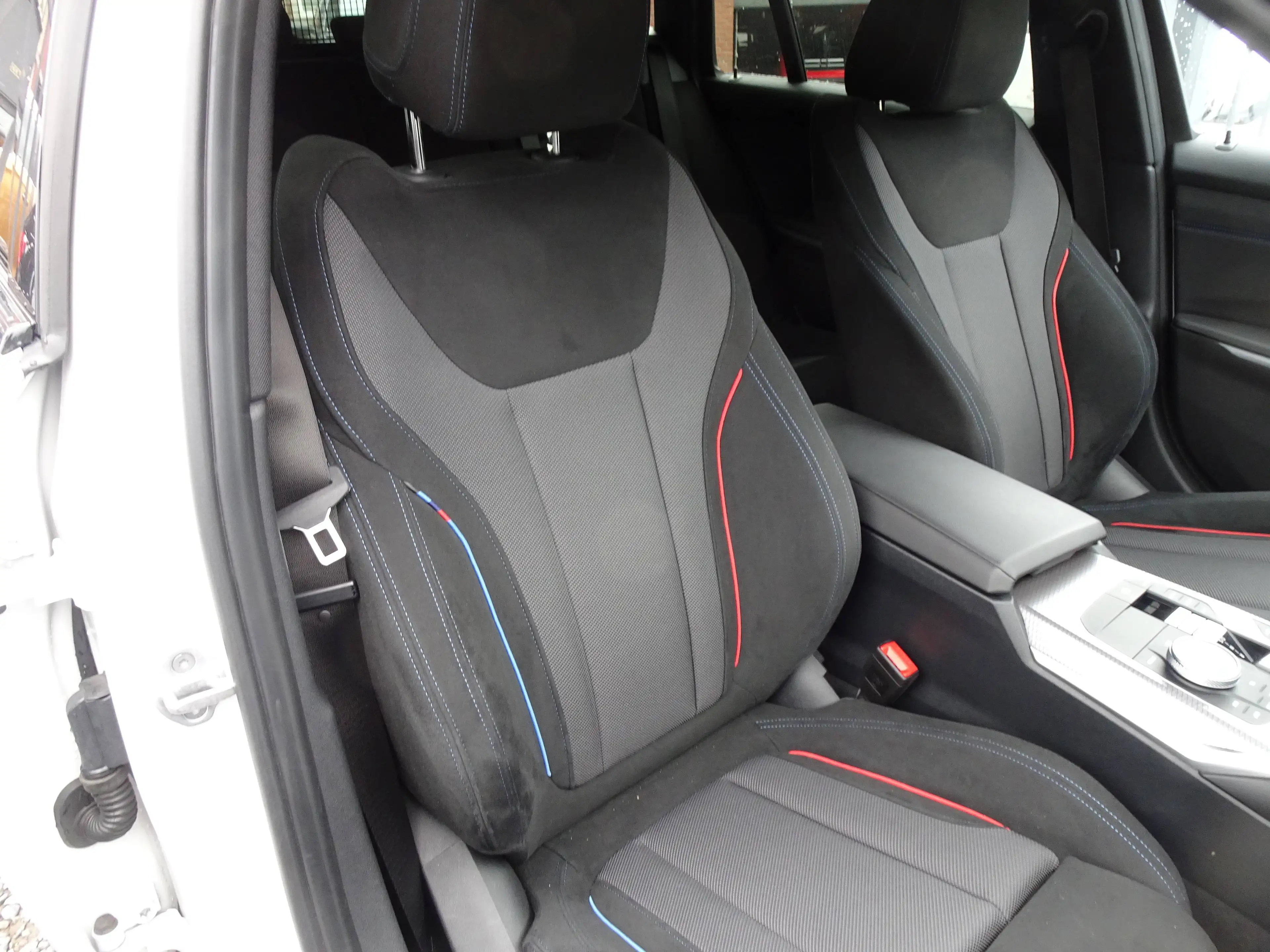 BMW 320 Touring 320iAS — photo 11
