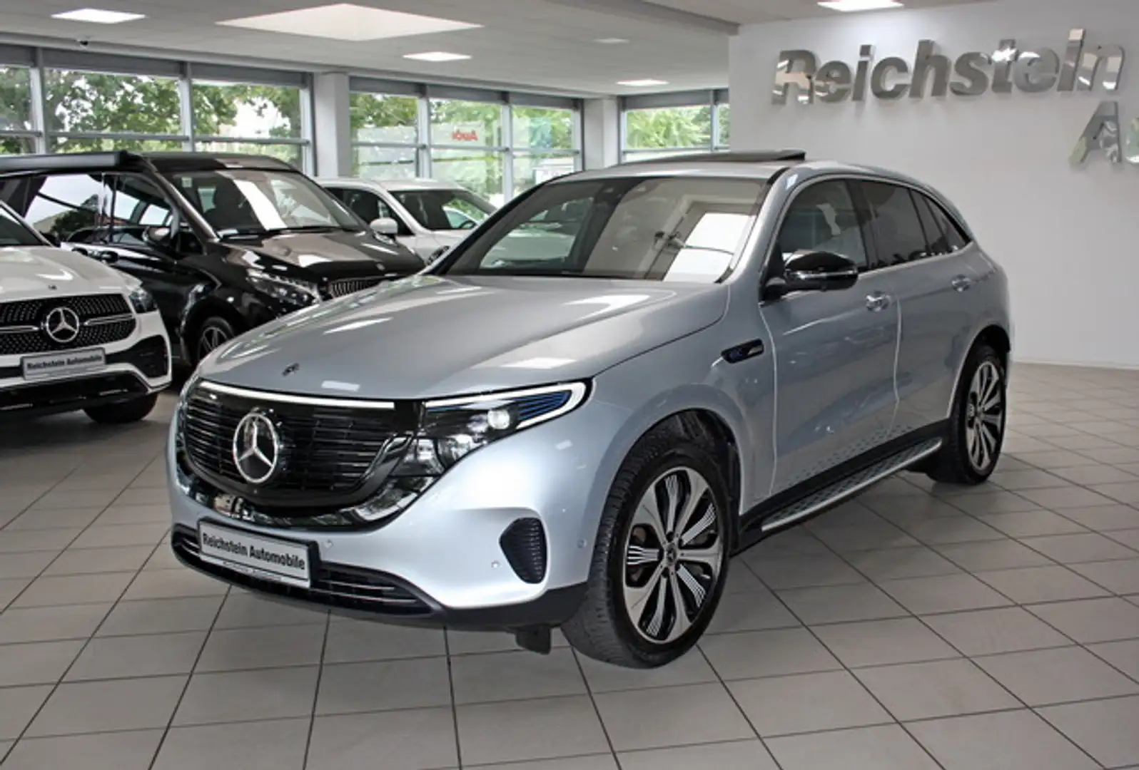 Mercedes-Benz EQC 400 4M DISTR MEMORY KEYLESS-GO HUD 360° Silber - 2
