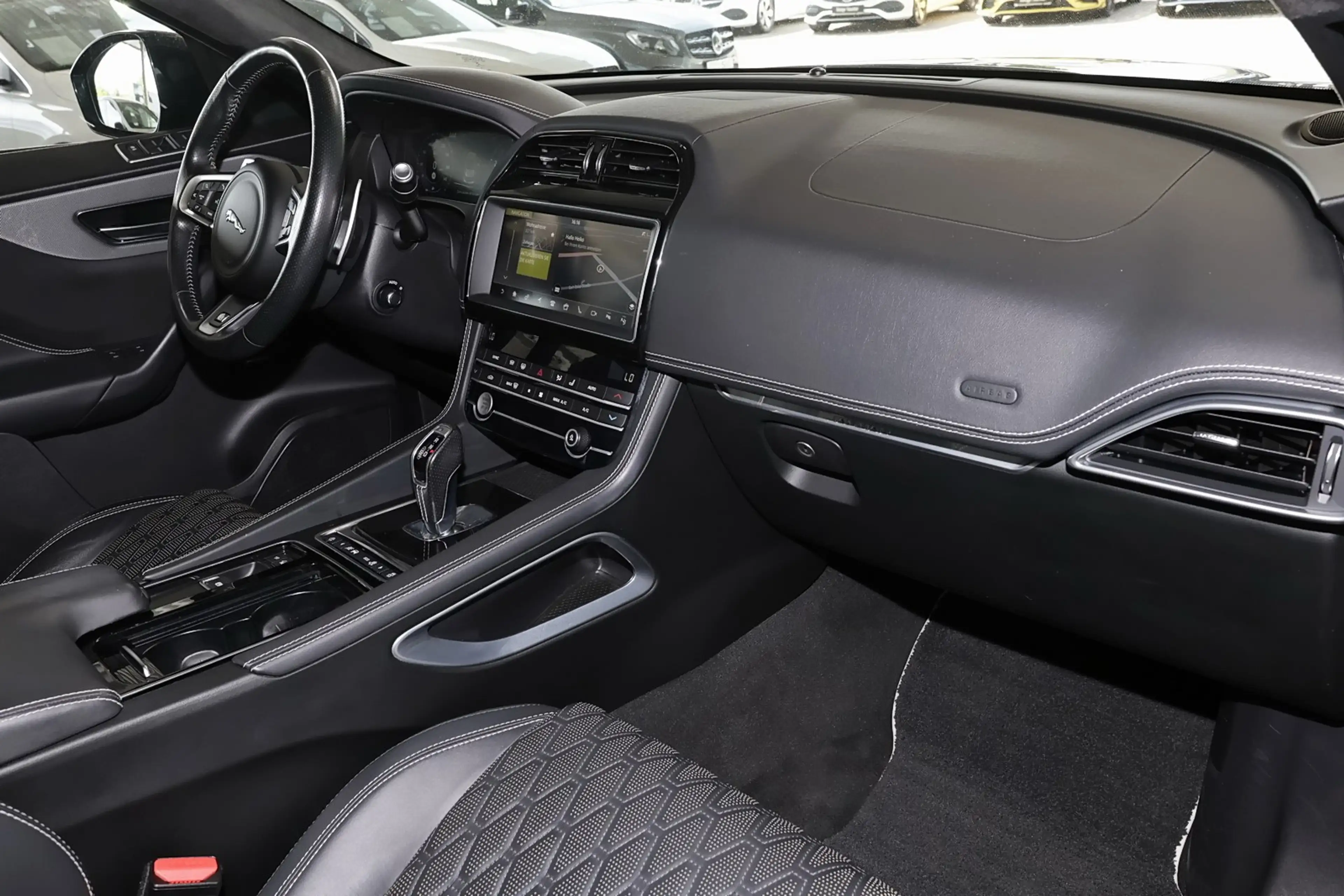 Jaguar F-Pace SVR AWD — photo 8