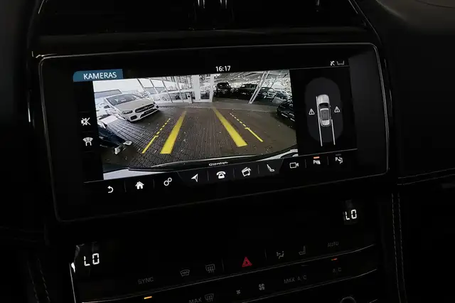 Jaguar F-Pace view 11
