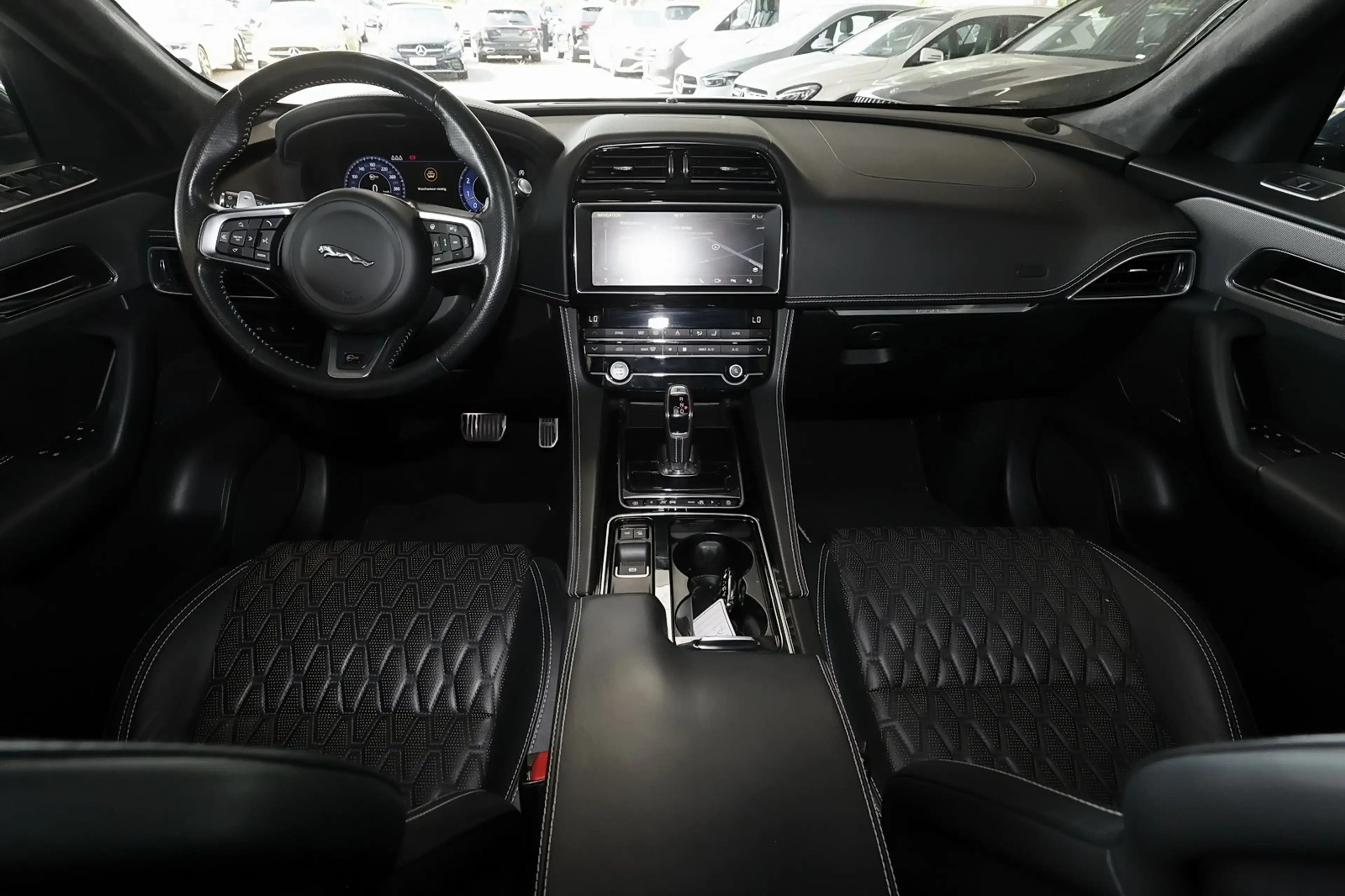 Jaguar F-Pace SVR AWD — photo 5