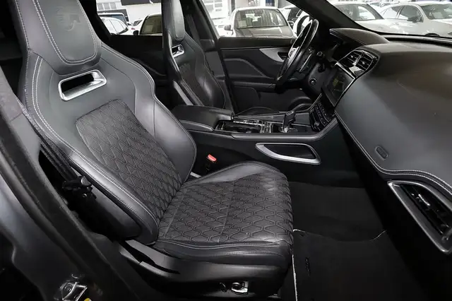 Jaguar F-Pace view 4