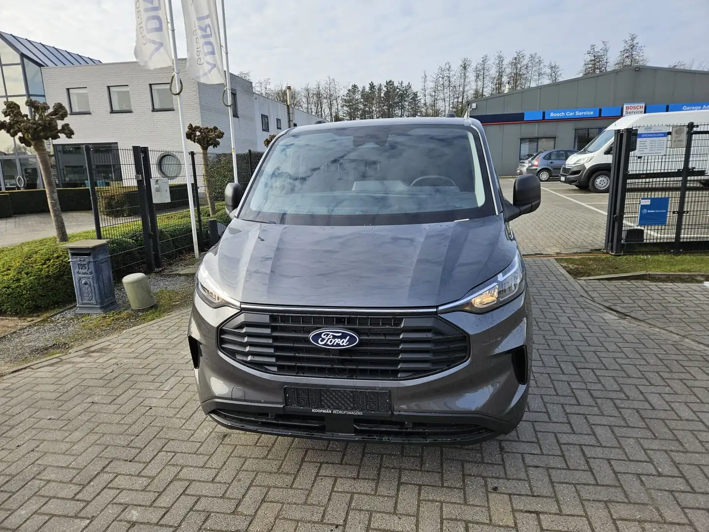 Ford Transit Custom 320 2.0TDCI 170pk 4X4 L2H1 Limited €40.950 Grijs - 2