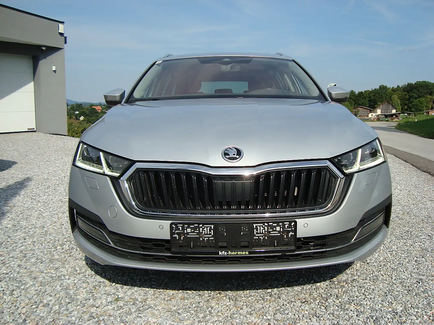 Skoda Octavia Combi 2,0 TDI 4x4 Style DSG 200 PS Voll 1-Hand !! Silber - 1