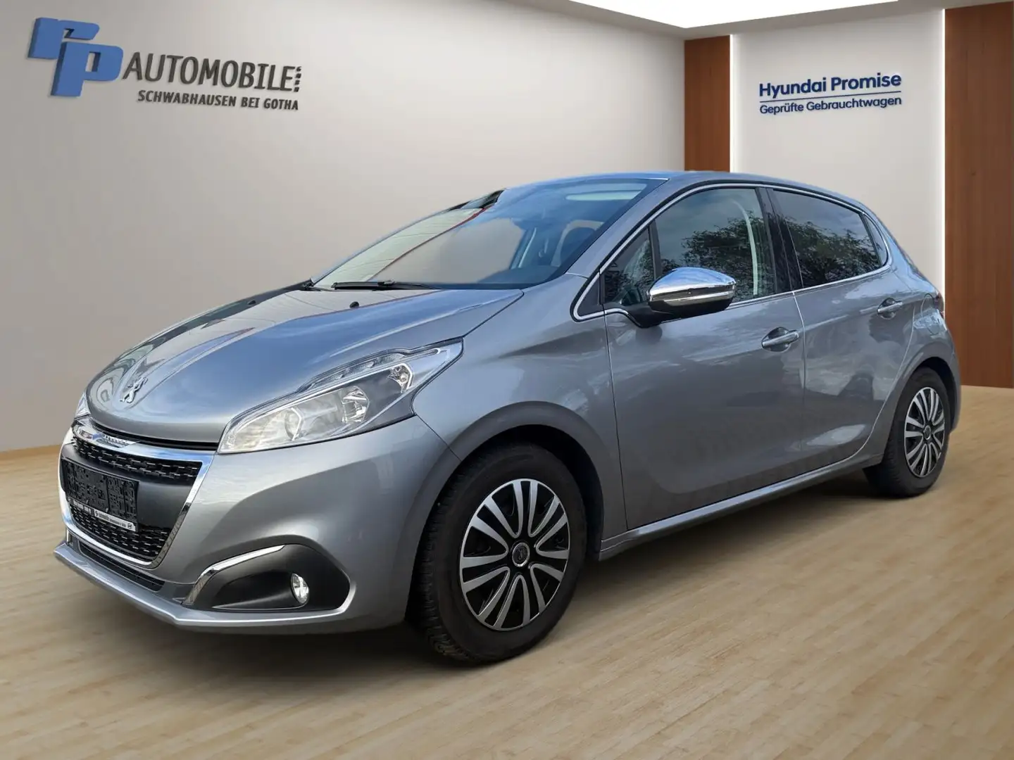 Peugeot 208 Edition 1.2 PureTech 110 Tech Silber - 1
