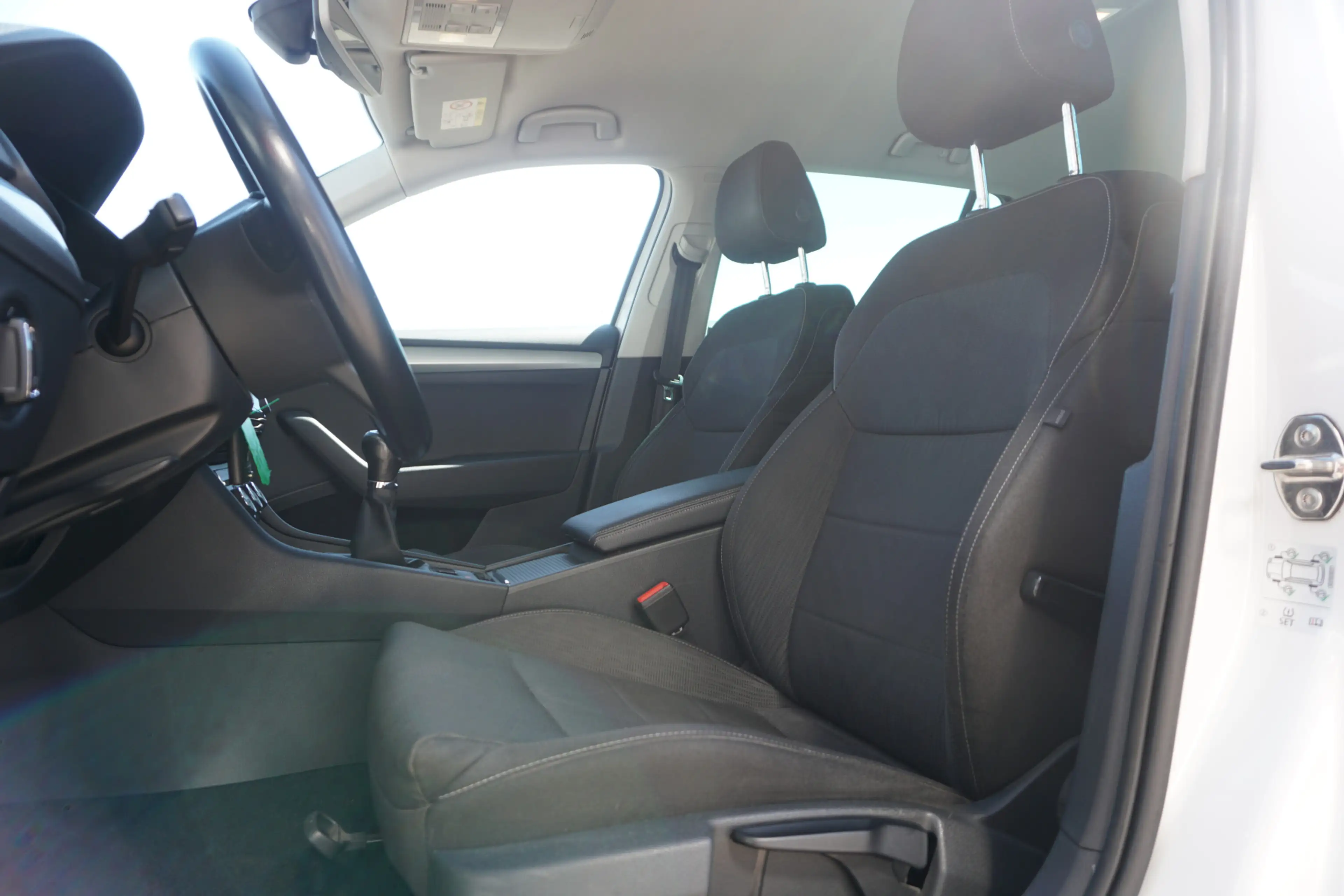 Skoda Superb Combi 1.4 TSI ACT Ambition Business | LED/XENON | — photo 6