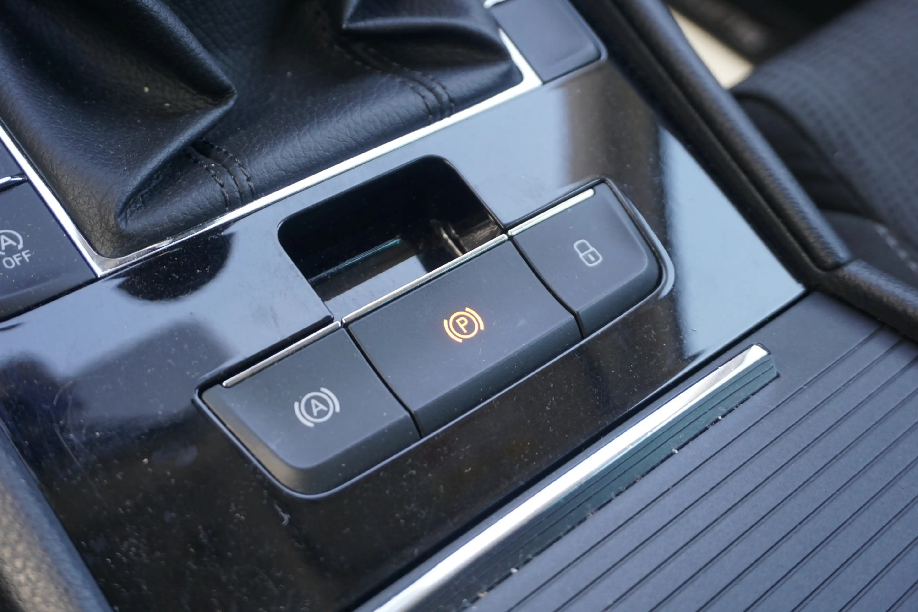 Skoda Superb Combi 1.4 TSI ACT Ambition Business | LED/XENON | — photo 17