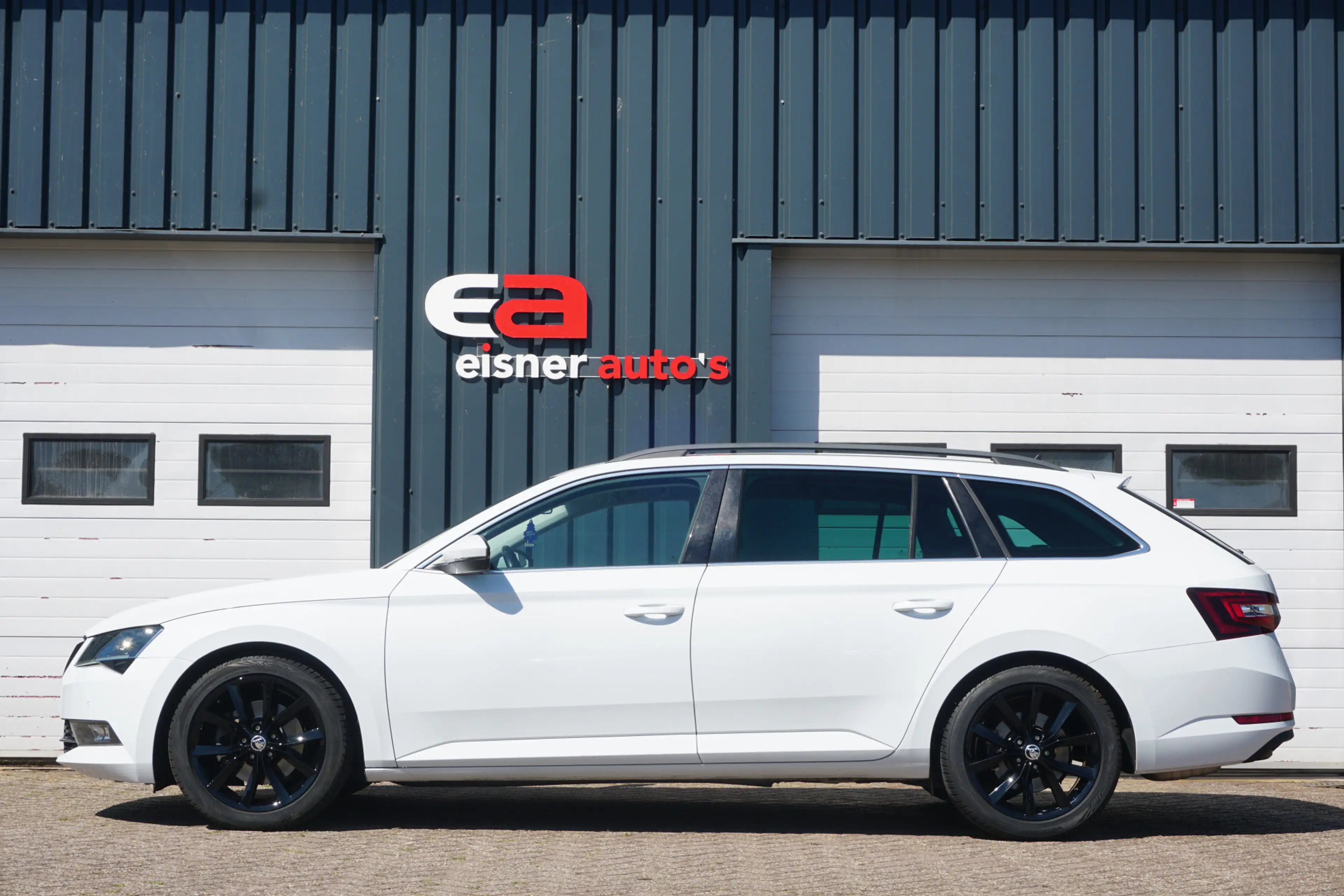 Skoda Superb Combi 1.4 TSI ACT Ambition Business | LED/XENON | — photo 2
