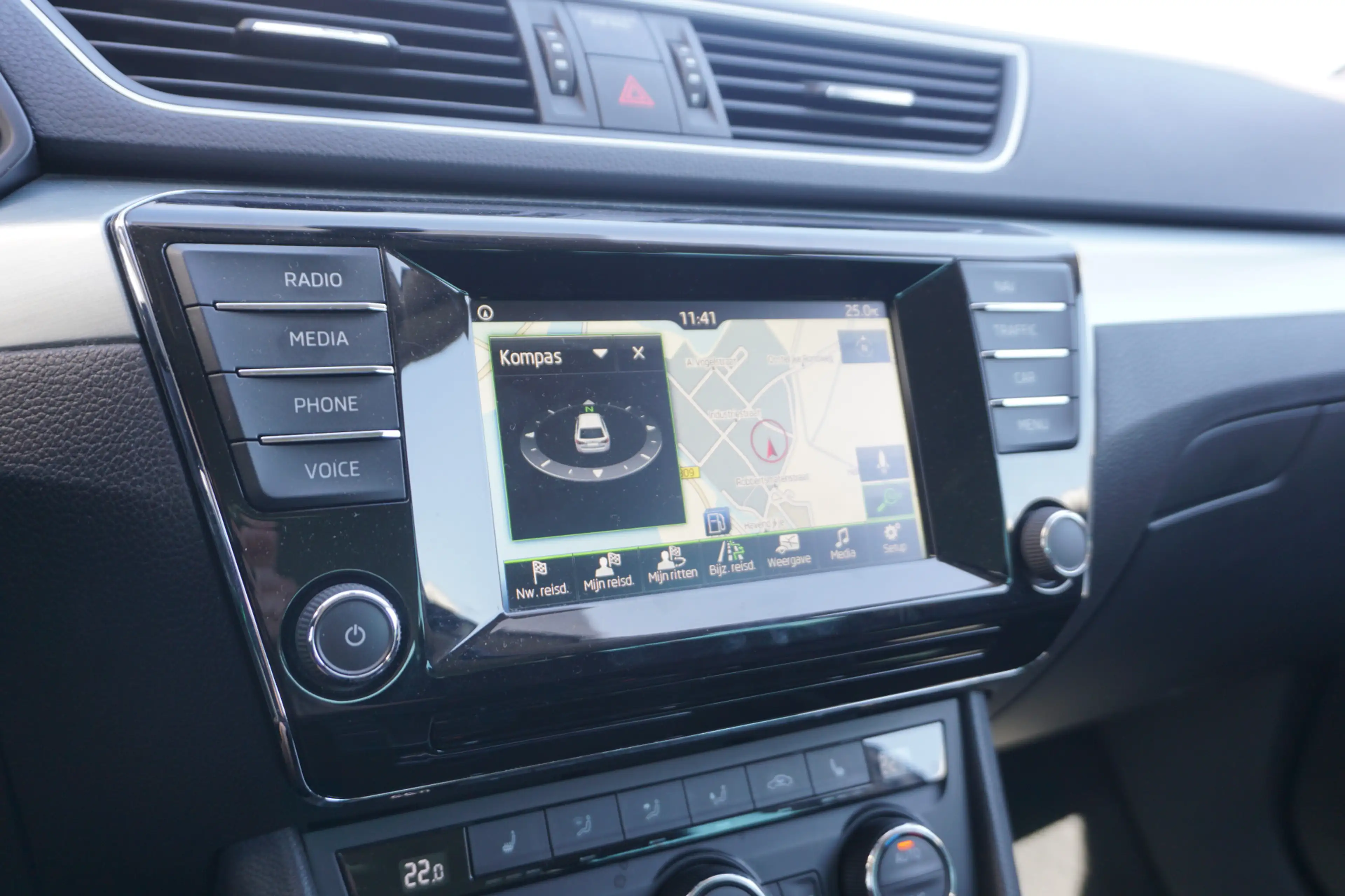 Skoda Superb Combi 1.4 TSI ACT Ambition Business | LED/XENON | — photo 9