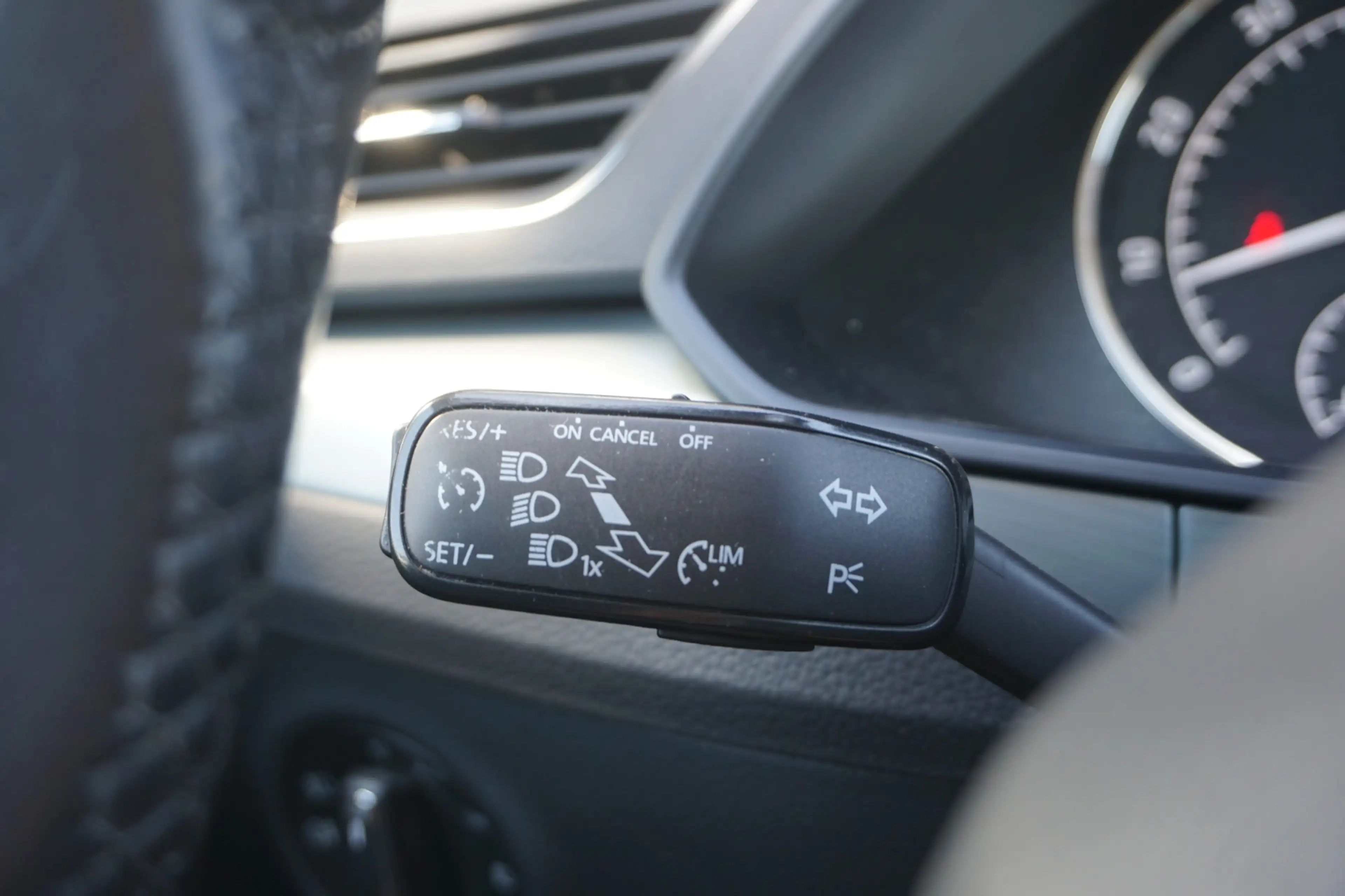 Skoda Superb Combi 1.4 TSI ACT Ambition Business | LED/XENON | — photo 10