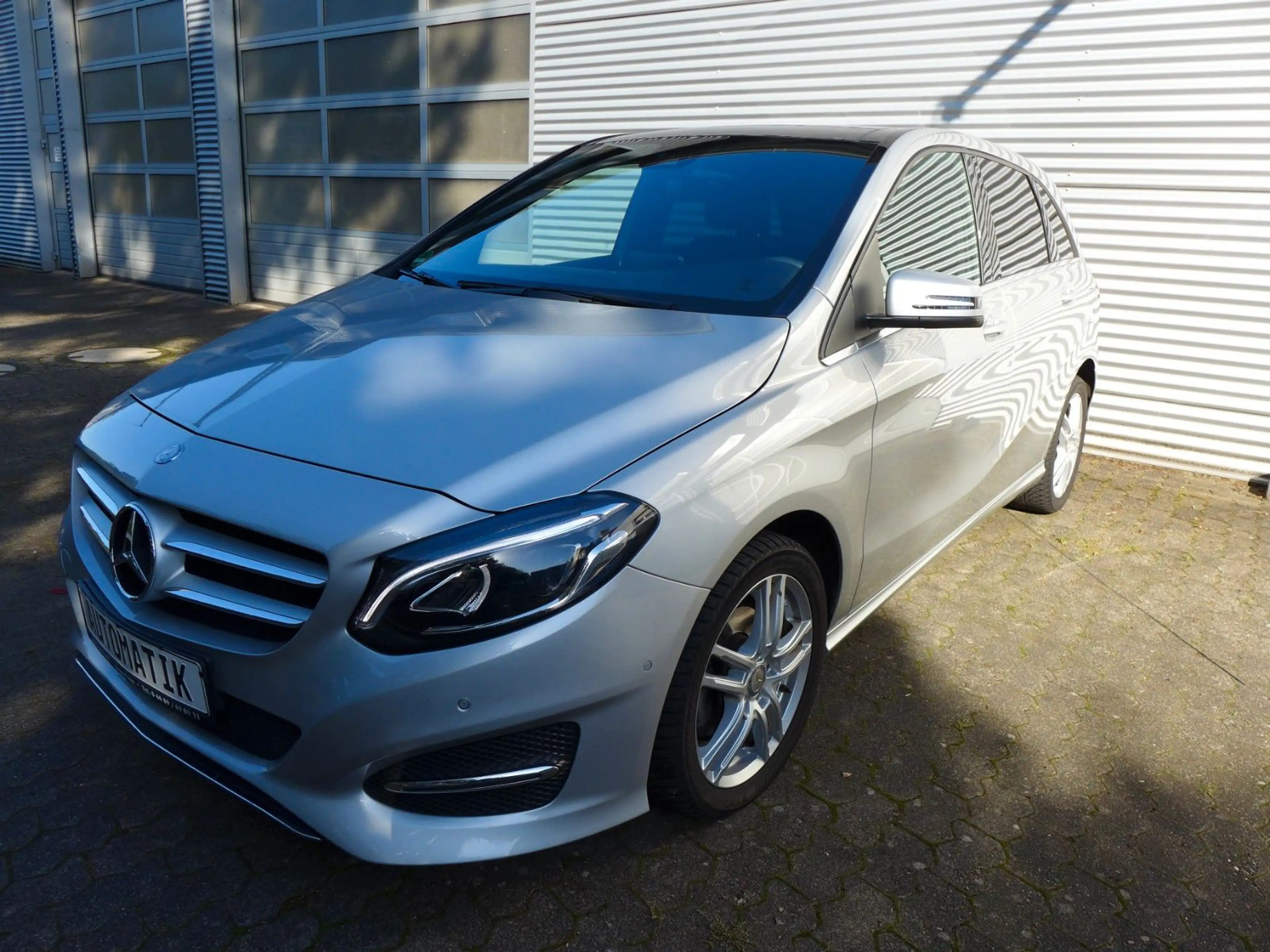 Mercedes-Benz B 180 Edition B Panorama-Schiebedach 46 tkm.!!! — photo 3