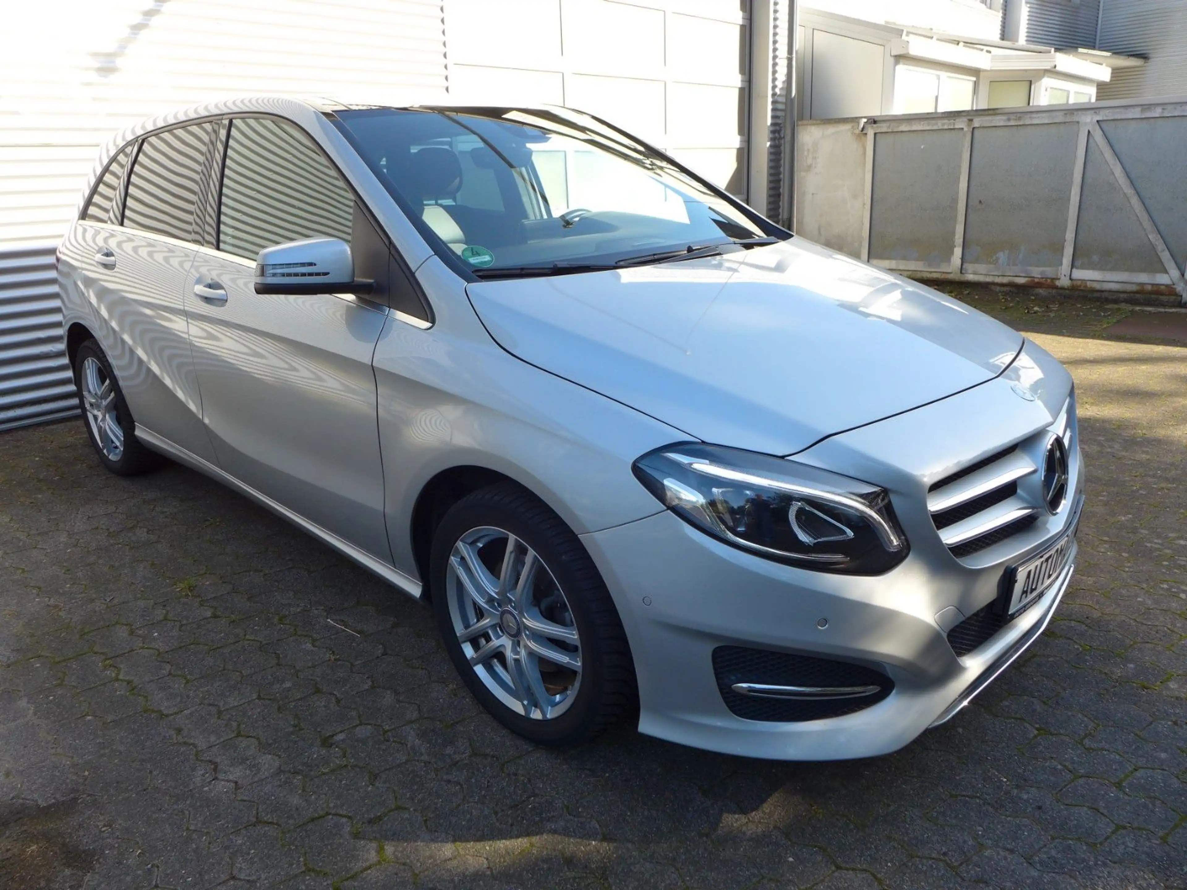 Mercedes-Benz B 180 Edition B Panorama-Schiebedach 46 tkm.!!! — photo 4