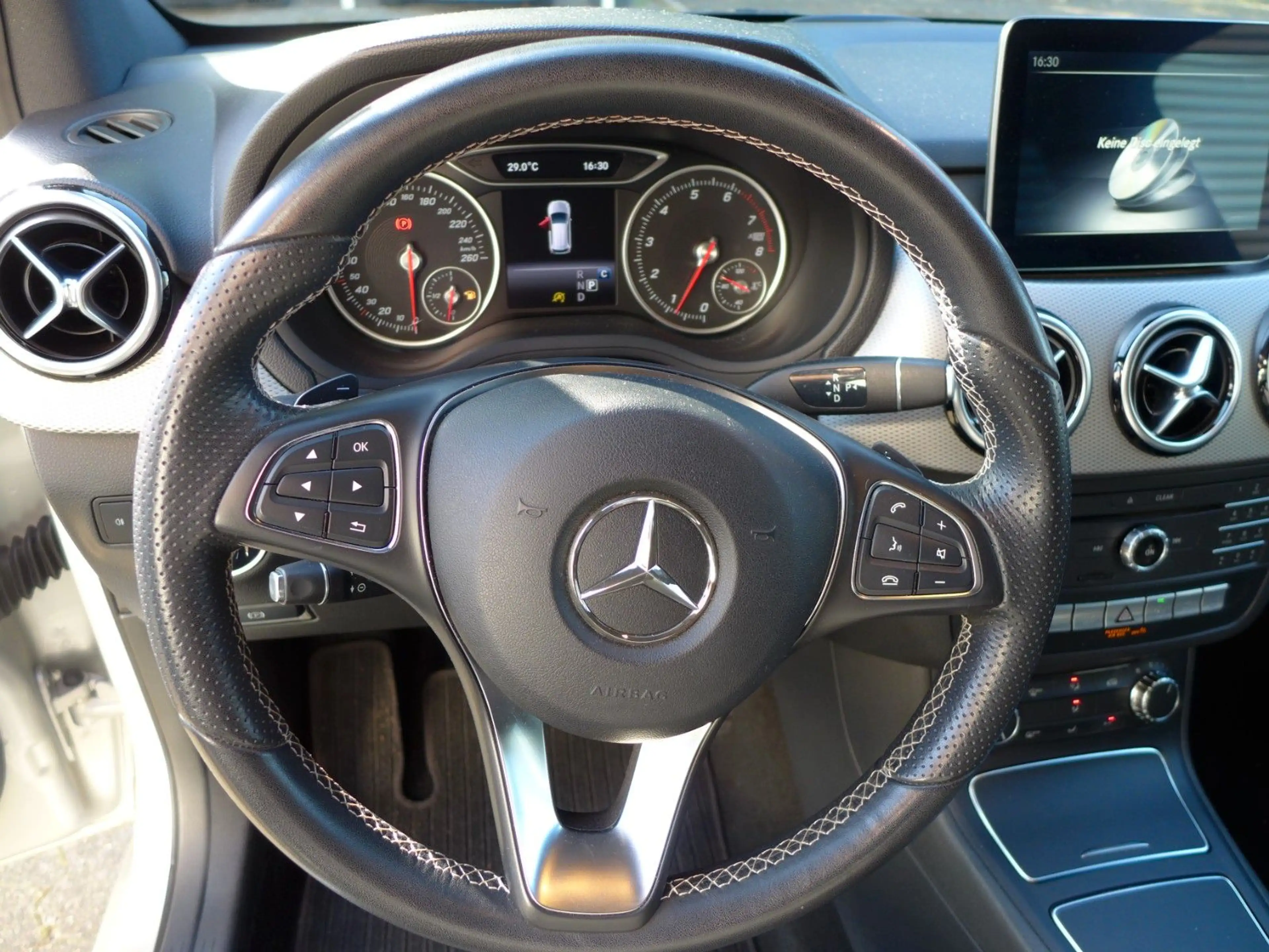 Mercedes-Benz B 180 Edition B Panorama-Schiebedach 46 tkm.!!! — photo 10