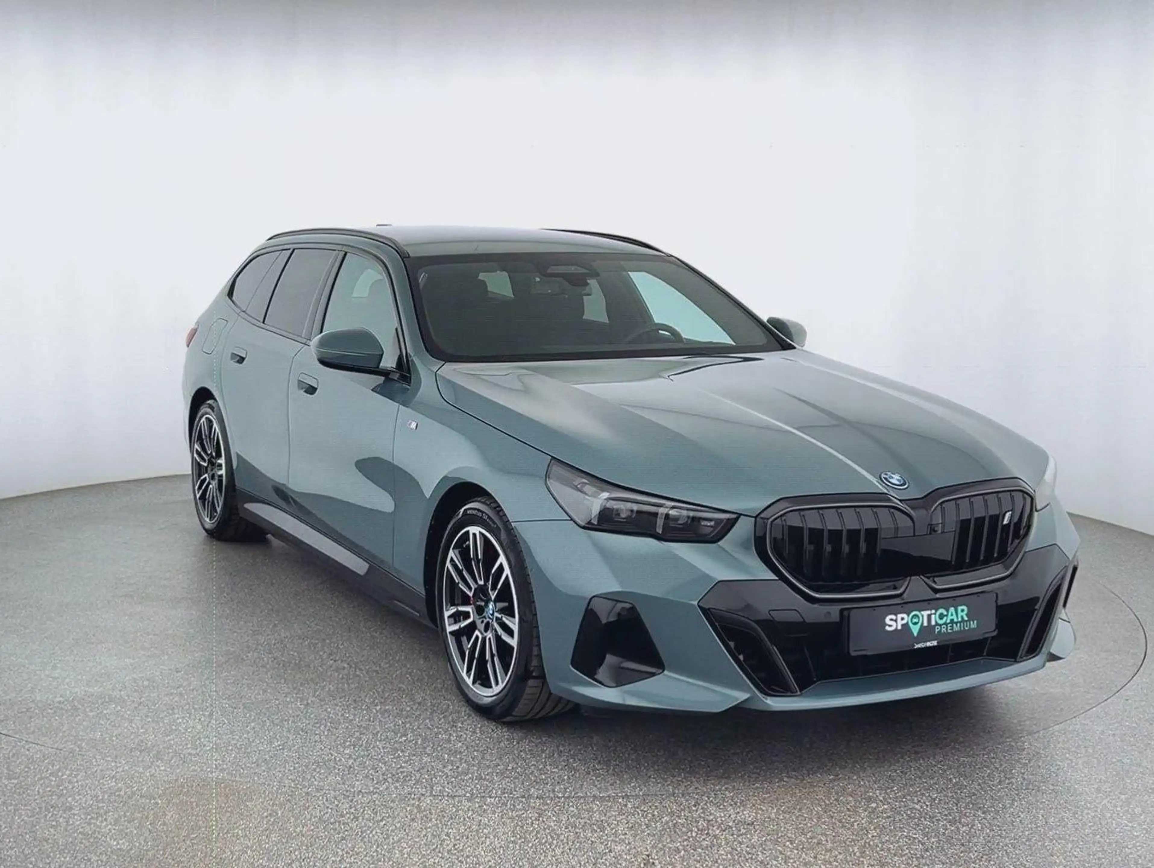 BMW i5 40e Touring M Sport*NAVI*360°K*SHZ*uvm — photo 3