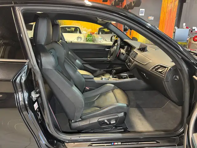 BMW M2 view 11