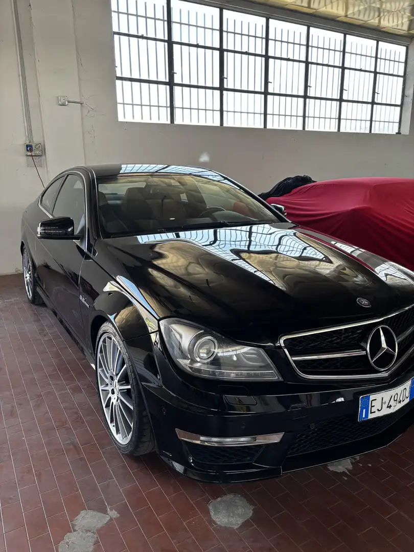 Mercedes-Benz C 63 AMG Coupe - 1