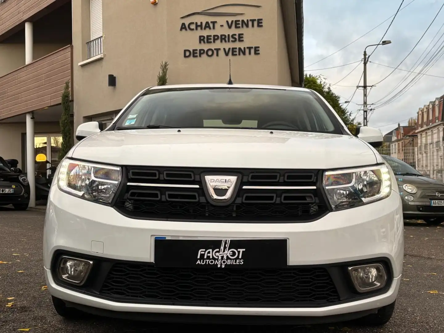 Dacia Sandero Sandero 1.5 Blue dCi - 95  II BERLINE Confort PHASE 2 Blanc - 2