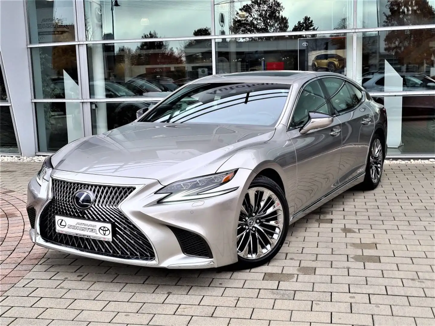 Lexus LS 500 500h AWD E-FOUR Executive Line Срібний - 2