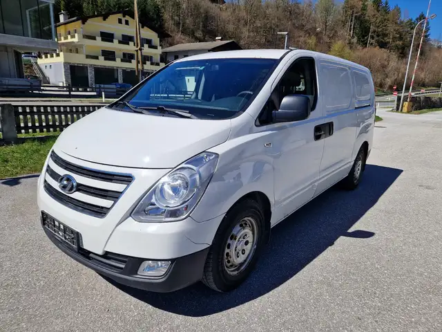 Hyundai H-1