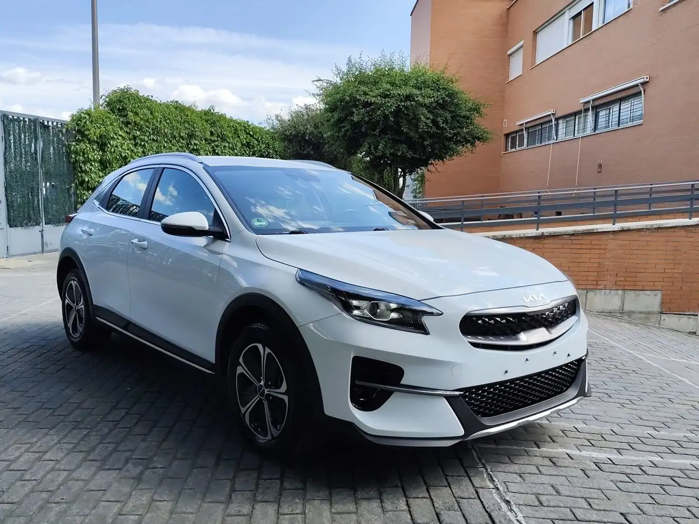 Kia XCeed 1.6 GDI PHEV e-Drive Blanc - 2