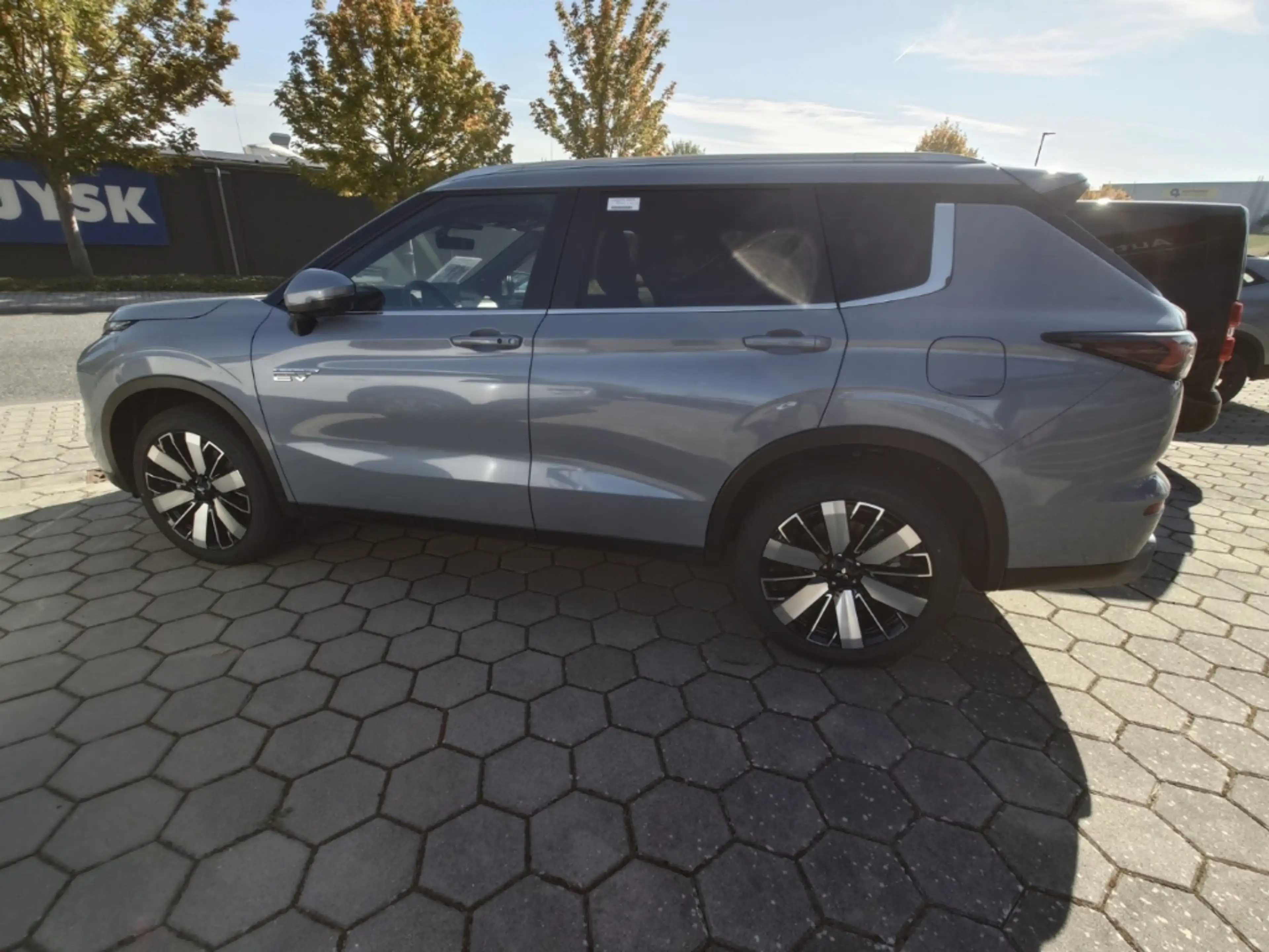 Mitsubishi Outlander StandHZG Navi Digitales Cockpit Soundsystem 360 Ka — photo 2