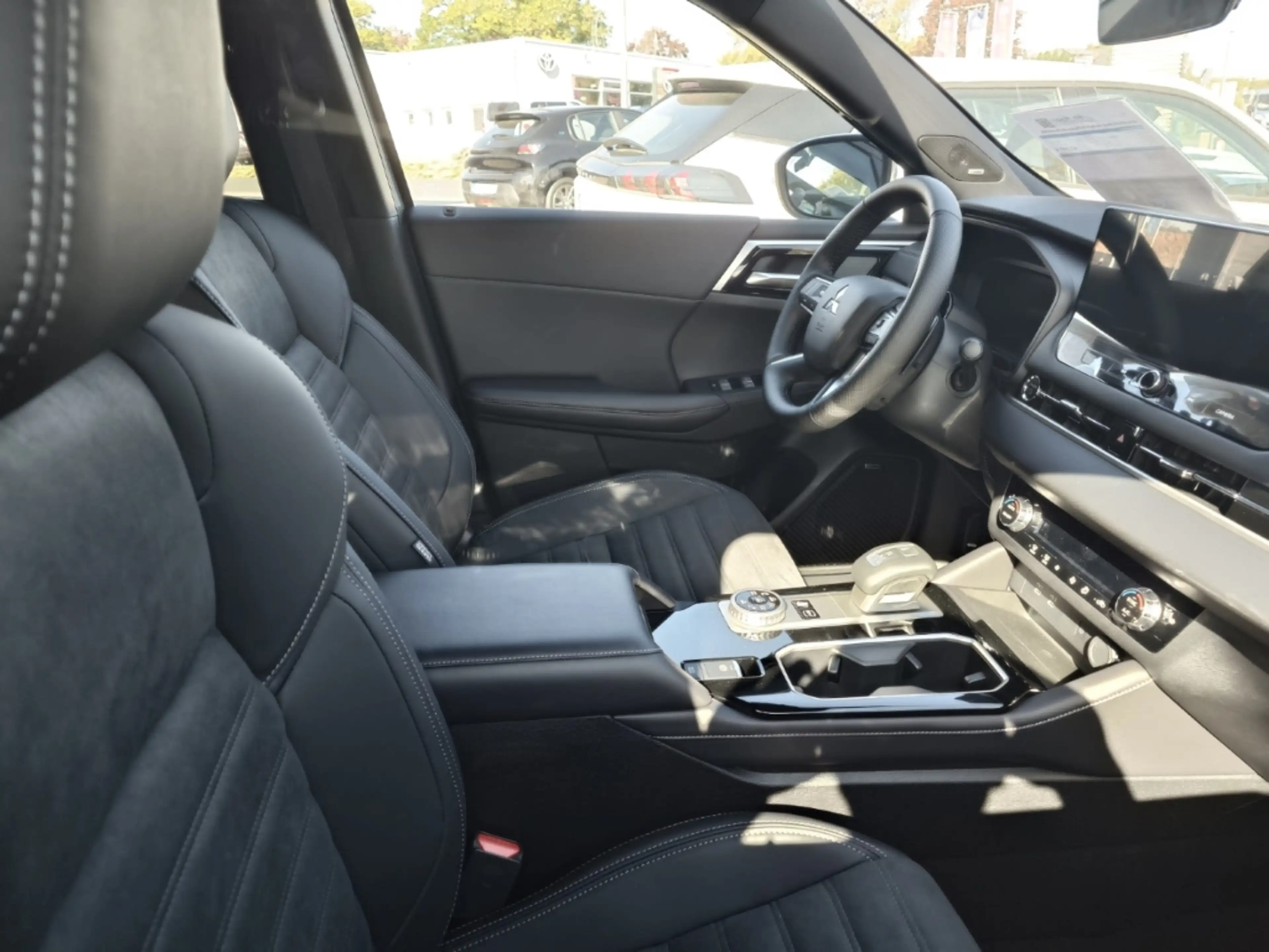 Mitsubishi Outlander StandHZG Navi Digitales Cockpit Soundsystem 360 Ka — photo 5