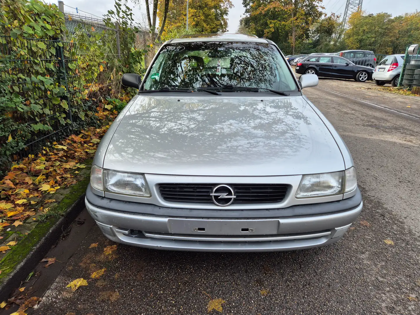 Opel Astra 16V Motion Automatik Neu Tüv Gris - 2
