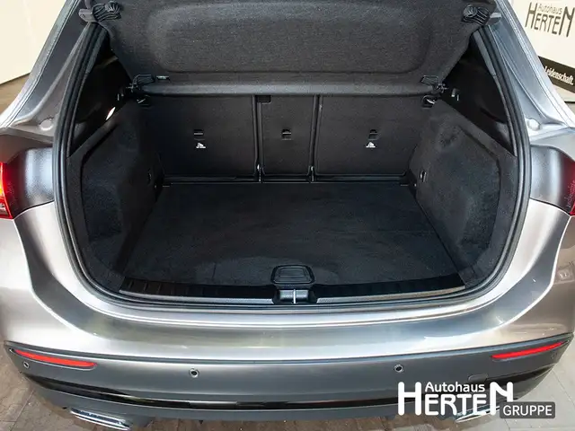 Mercedes-Benz GLA view 15