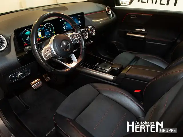 Mercedes-Benz GLA view 8