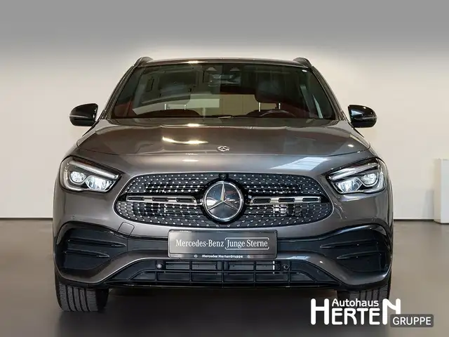 Mercedes-Benz GLA view 2