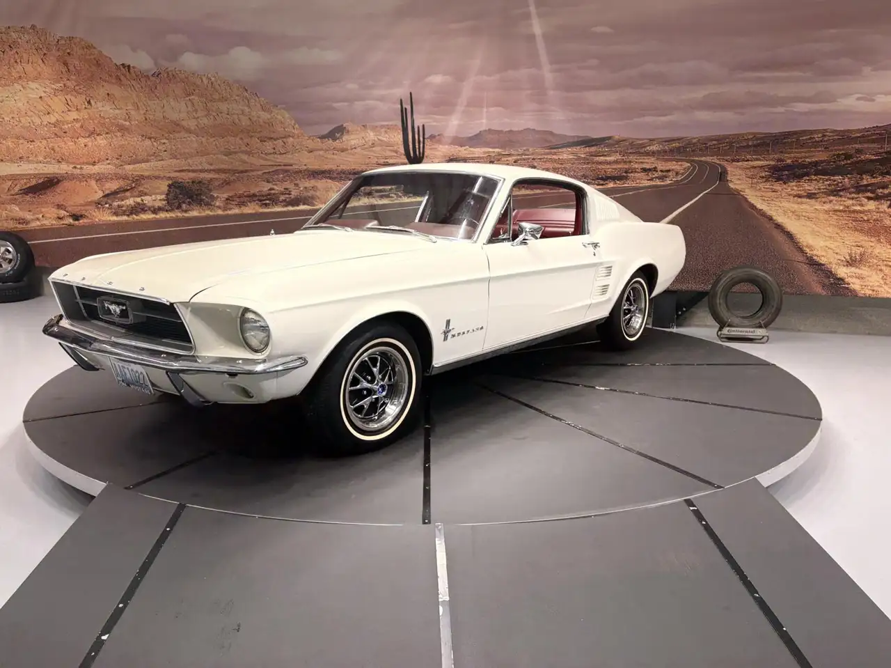 Ford Mustang Fastback, foto 3