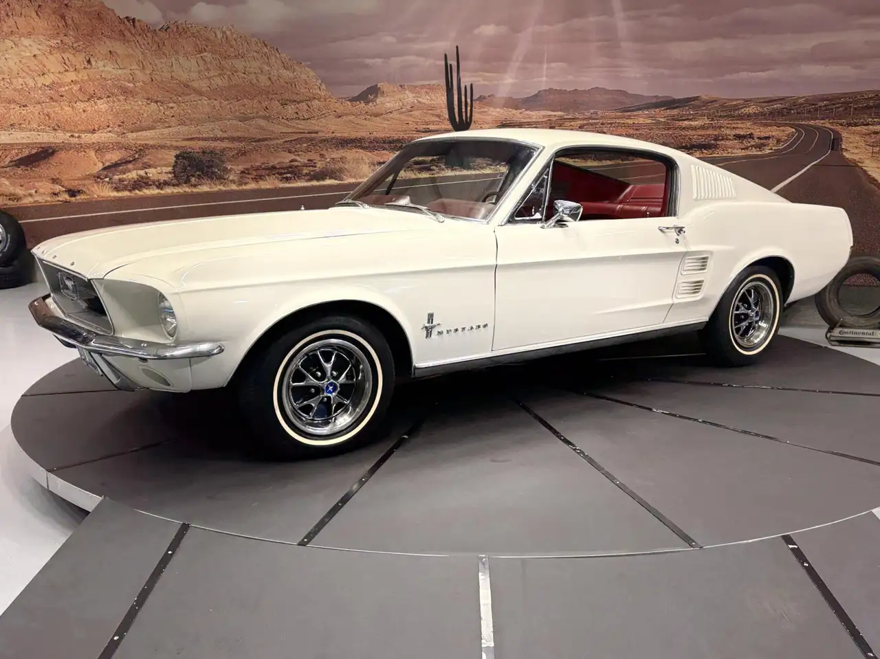 Ford Mustang Fastback, foto 6