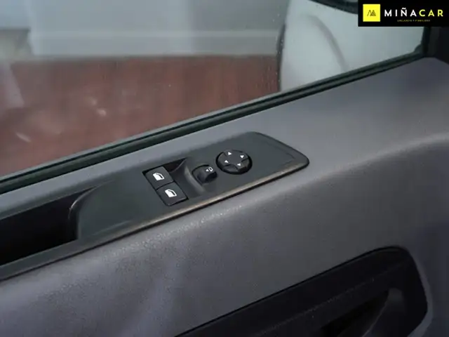 Peugeot Expert view 24